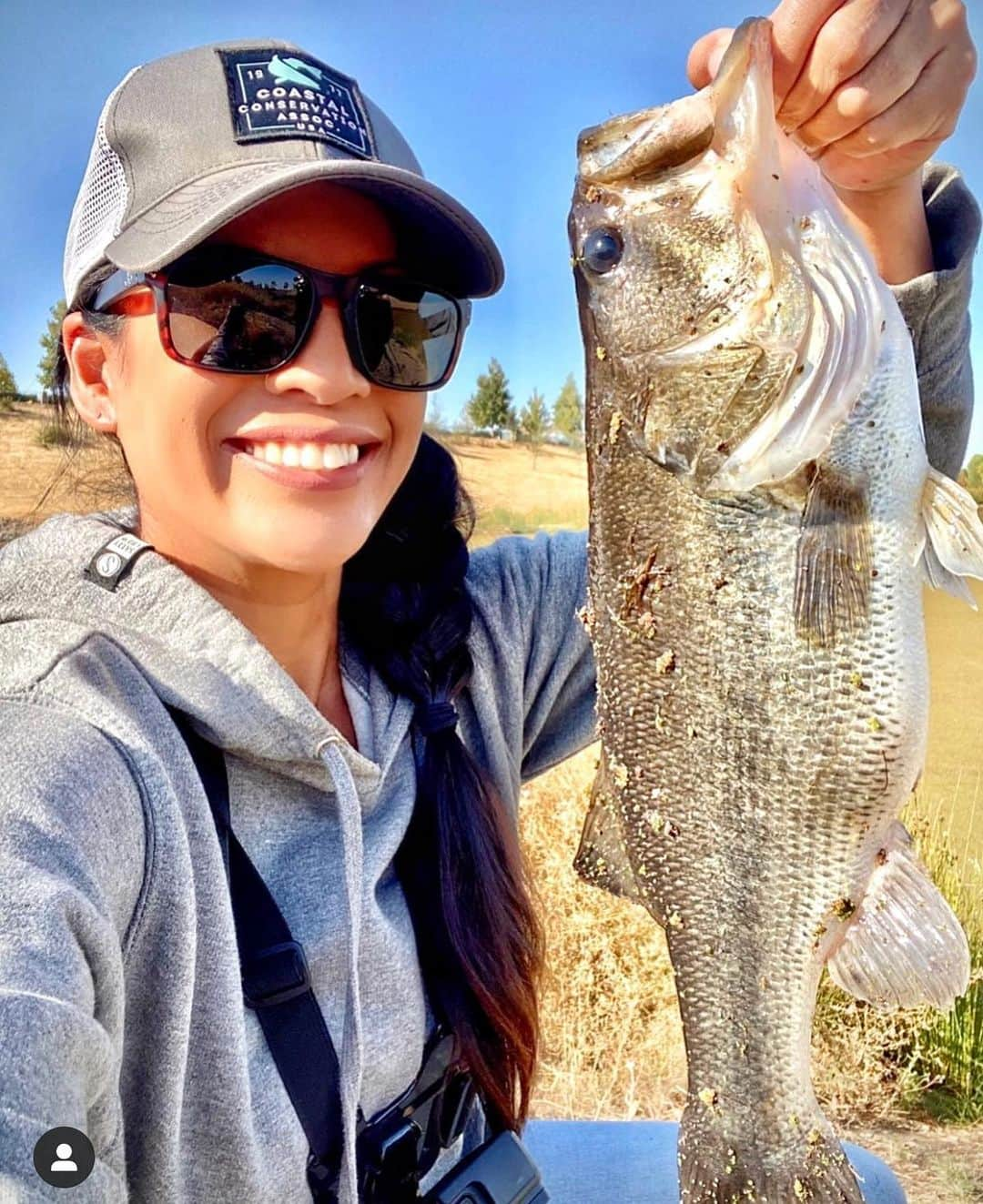 Filthy Anglers™さんのインスタグラム写真 - (Filthy Anglers™Instagram)「Filthy Female Friday - today our friend from California Stacy @stacygoesoutside shows off a great catch from earlier this week with our new Filthy Rush sunglasses. I must say they fit you very well! Stacy basically lives on the water and competes in a number of tournaments each year, solid angler right here! Congrats on the catch @stacygoesoutside you are Certified Filthy www.filthyanglers.com #fishing #girlswhofish #fish #outdoors #ladyangler #largemouthbass #bassmaster #girlfishtoo #catchandrelease #anglerapproved #bass #filthyanglers」10月31日 10時57分 - filthyanglers