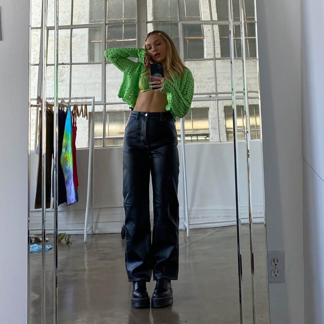 マディー・ジーグラーさんのインスタグラム写真 - (マディー・ジーグラーInstagram)「💚💚!!!」10月31日 10時59分 - maddieziegler