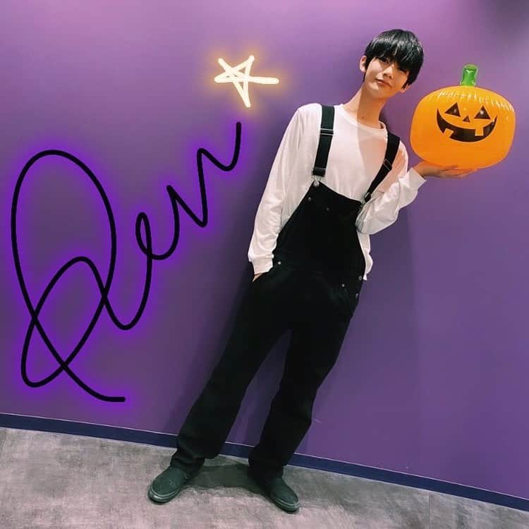 内田蓮さんのインスタグラム写真 - (内田蓮Instagram)「Happy Halloween🎃🍭👻 みんな、仮装とかするのかな？  #内田蓮 #ニコラ #nicola #ニコラメンモ #メンズモデル #halloween #ハロウィン #トリックオアトリート #テアトルアカデミープロダクション」10月31日 11時01分 - u_ren_ta