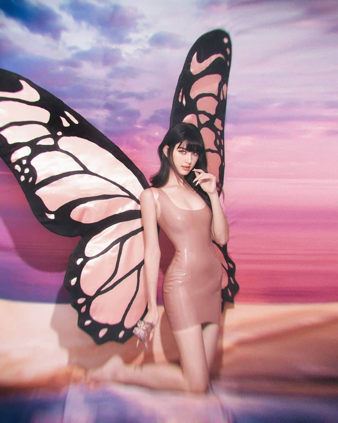 マイ・ダーウィカーのインスタグラム：「🦋✨💕butterfly มารายงานตัว🦋✨💕ใครไม่ผี..ผีเสื้อจ้าาาาา #davikahalloween  #bsetmakeuphalloween #poobpubrubhalloween #หิวมนุษย์ 🤭✨🦋」