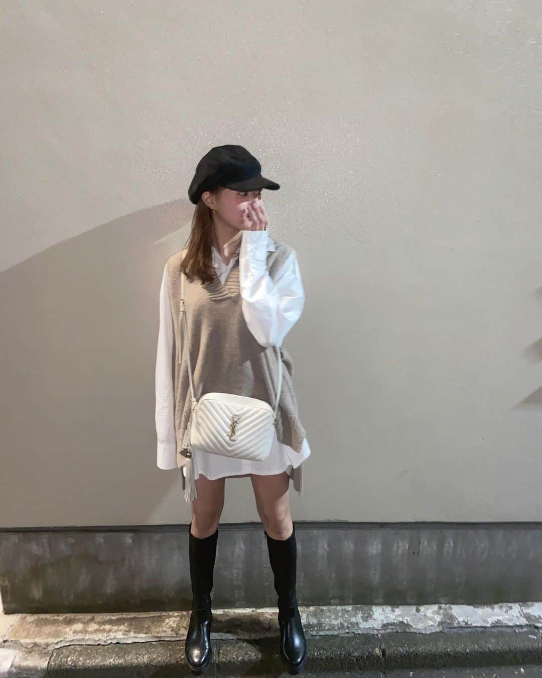 末次愛梨のインスタグラム：「このコーデお気に入り💛 @maybins_japan のです♪ シャツとかオーバーに1枚で着るの好き🥰  この服可愛いねって好評だった♡  #maybins#fashion#code##yvessaintlaurent#韓国#韓国ファッション#韓国コーデ#韓国通販#シャツコーデ」
