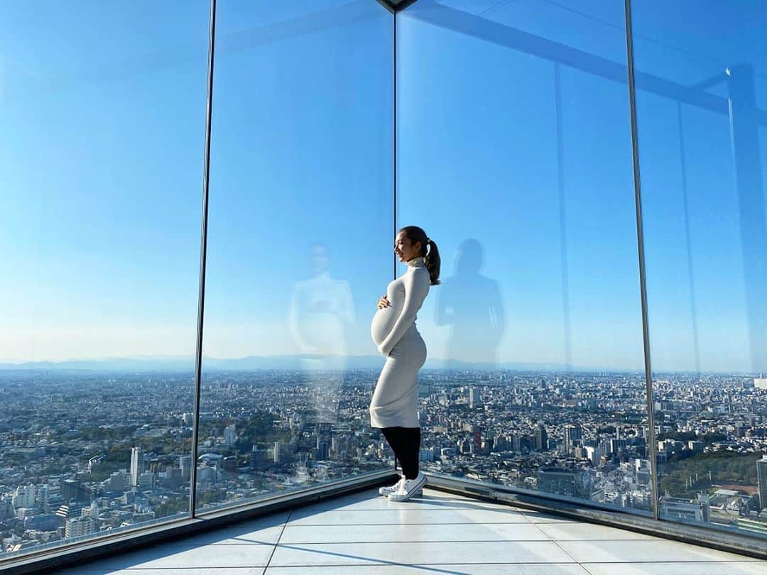 ERIKAさんのインスタグラム写真 - (ERIKAInstagram)「映え〜◎  #maternity #35weekspregnant #tokyo #shibuyasky #beautifulview」10月31日 16時40分 - erika_supermom