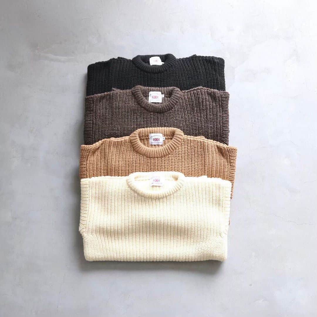 のインスタグラム：「［unisex］  TRADHOUND / トラッドハウンド "3009 OFF SHOULDER CREW NECK" ￥20,900- _ 〈online store / @digital_mountain〉 https://www.digital-mountain.net/shopdetail/000000012381/ _ 【オンラインストア#DigitalMountain へのご注文】 *24時間受付 *15時までのご注文で即日発送 *1万円以上ご購入で送料無料 tel：084-973-8204 _ We can send your order overseas. Accepted payment method is by PayPal or credit card only. (AMEX is not accepted)  Ordering procedure details can be found here. >>http://www.digital-mountain.net/html/page56.html _ 本店：#WonderMountain  blog>> http://wm.digital-mountain.info _ 〒720-0044  広島県福山市笠岡町4-18  JR 「#福山駅」より徒歩10分 #ワンダーマウンテン #japan #hiroshima #福山 #福山市 #尾道 #倉敷 #鞆の浦 近く _ 系列店：@hacbywondermountain _ #TRADHOUND #トラッドハウンド」