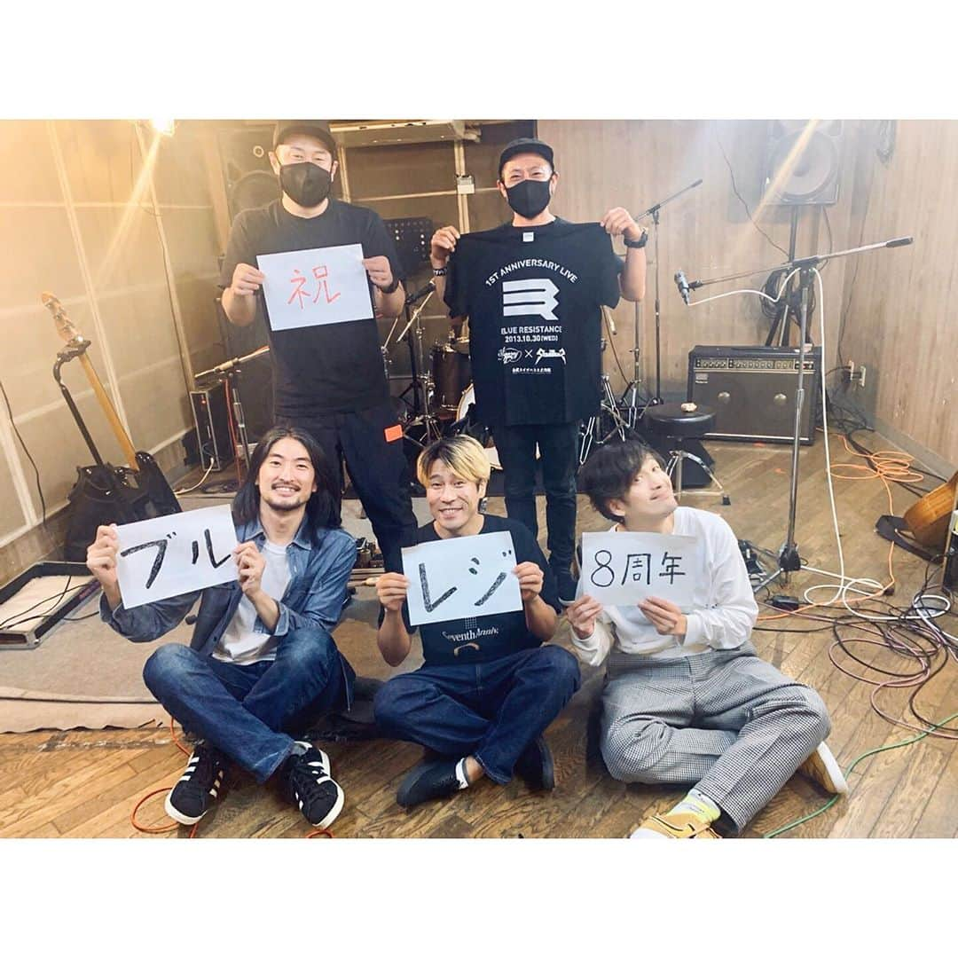 原直央さんのインスタグラム写真 - (原直央Instagram)「改めまして石巻BLUE RESISTANCE ㊗︎8周年 勝手に #br8th インスタライブありがとうございました。  各アカウント本日24:00までアーカイブ残しております。 @watanabeshinobu @masakazuichise @yoshiakimutoh」10月31日 11時51分 - naouhara