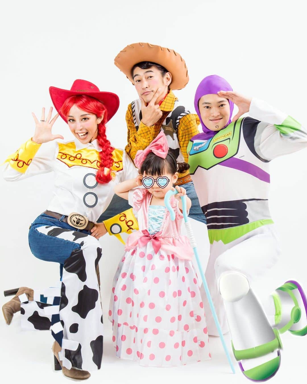 のインスタグラム：「HAPPY HALLOWEEN 2020🎃💜🧡  窪塚家恒例のハロウィン家族撮影👨‍👩‍👧‍👦🌟  今年は“TOY STORY”🧸🤖💛💚❤️💗  photo by @hoshina1987   ・・・ #HappyHalloween2020  #love #happy #family #familyphoto ＃ハロウィン家族撮影 #ToyStory #トイストーリー #toystorycosplay」