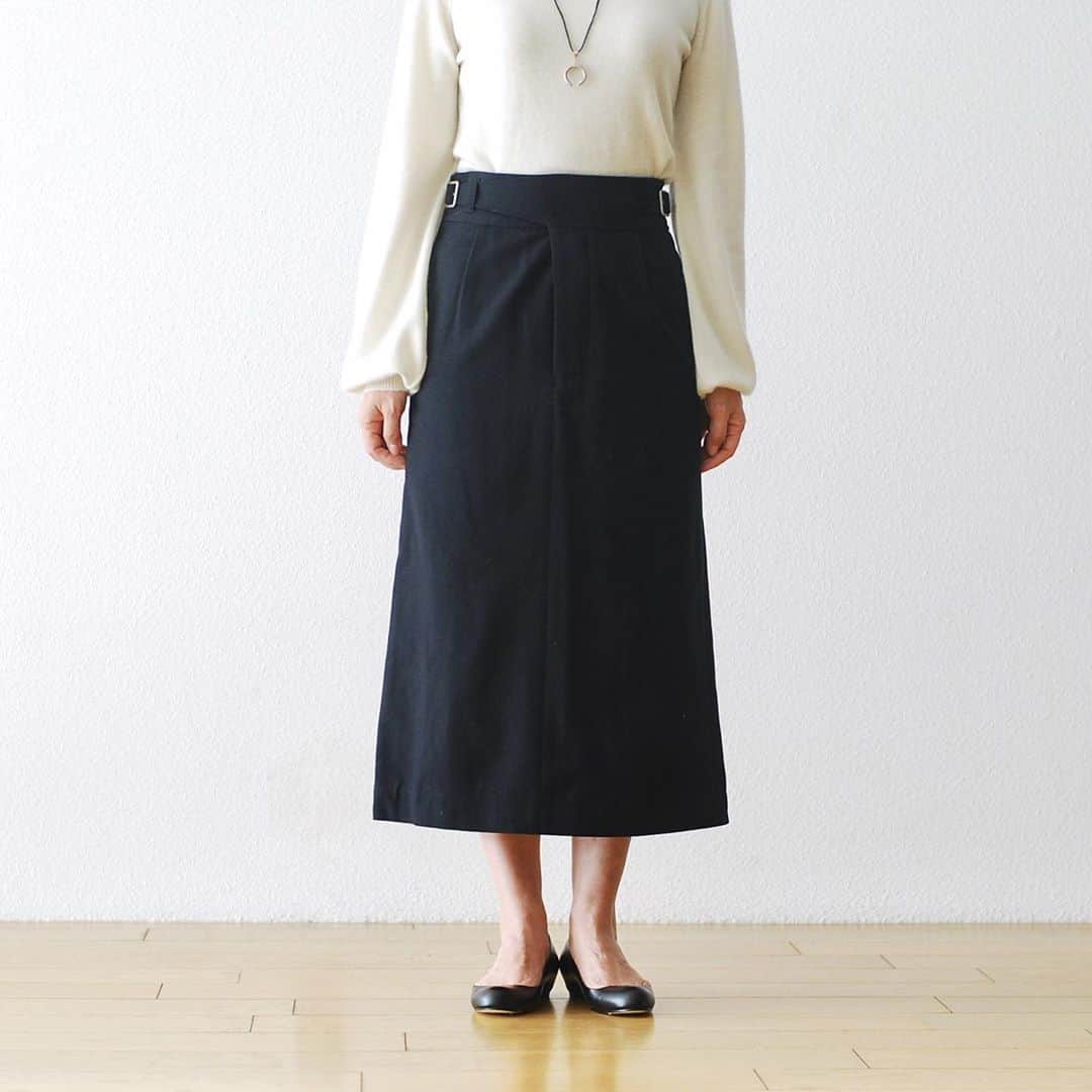 のインスタグラム：「_ Nigel Cabourn WOMAN / ナイジェル ケーボン ウーマン “BATTLE DRESS SKIRT -WOOL SERGE-”  ￥35,200- _ 〈online store / @digital_mountain〉 https://www.digital-mountain.net/shopdetail/000000010301/ _ 【オンラインストア#DigitalMountain へのご注文】 *24時間受付 *15時までのご注文で即日発送 *1万円以上ご購入で送料無料 ・商品のお問い合わせ tel：084-973-8204 ・カスタマーサポート (返品/交換やサイトの利用方法に関するお問い合わせ) tel : 050-3592-8204 _ We can send your order overseas. Accepted payment method is by PayPal or credit card only. (AMEX is not accepted)  Ordering procedure details can be found here. >>http://www.digital-mountain.net/html/page56.html _ 本店：#WonderMountain  blog>> http://wm.digital-mountain.info/ _ 〒720-0044  広島県福山市笠岡町4-18 JR 「#福山駅」より徒歩10分 #ワンダーマウンテン #japan #hiroshima #福山 #福山市 #尾道 #倉敷 #鞆の浦 近く _ 系列店：@hacbywondermountain _ #NigelCabournWOMAN #ナイジェルケーボンウーマン #NigelCabourn #ナイジェルケーボン」