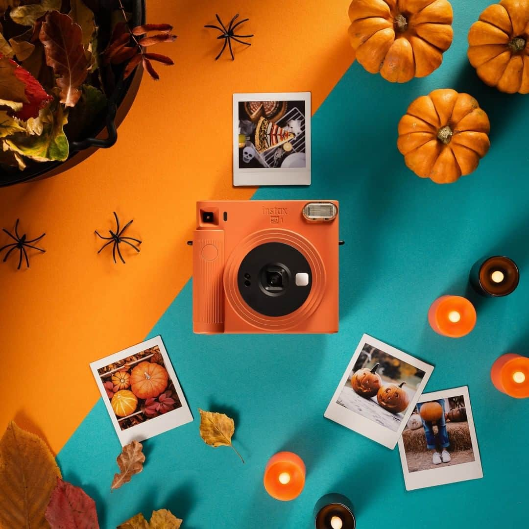 Fujifilm instaxさんのインスタグラム写真 - (Fujifilm instaxInstagram)「﻿ 🍭🎃Happy Halloween🎃🍫 ﻿ 今日は11月6日（金）に発売する「instax SQUARE SQ1」からテラコッタオレンジのカラーをチョイスし、ハロウィン仕様にまとめてみました！﻿ ﻿ チェキを使って楽しいイベントをもっと盛り上げてくださいね♪﻿ ﻿ ﻿ ▽SQ1の製品ページはこちら﻿ https://instax.jp/sq1/﻿ ﻿ ﻿ ----------------﻿  チェキで撮影した写真に当アカウントのタグ付を行い、﻿ #チェキ または #instaxlife を付けて投稿してください📷✨﻿  素敵な写真は、本アカウントにてご紹介をさせて頂きます！﻿  あなたの#チェキ活用術 も募集中です🌟﻿  ----------------﻿ ﻿ ﻿ #チェキ #instax #instaxlife #cheki #instaxsquaresq1 #instaxsquare #sq1 #新製品発表 #FUJIFILM #富士フイルム  #instaxcamera  #チェキのある生活 #マイチェキ #ハロウィン #happyhalloween #ハロウィンフォト #置き画くらぶ﻿ #halloween #写真好きな人と繋がりたい #フィルムカメラ #フィルムカメラに恋してる」10月31日 12時00分 - cheki_instax