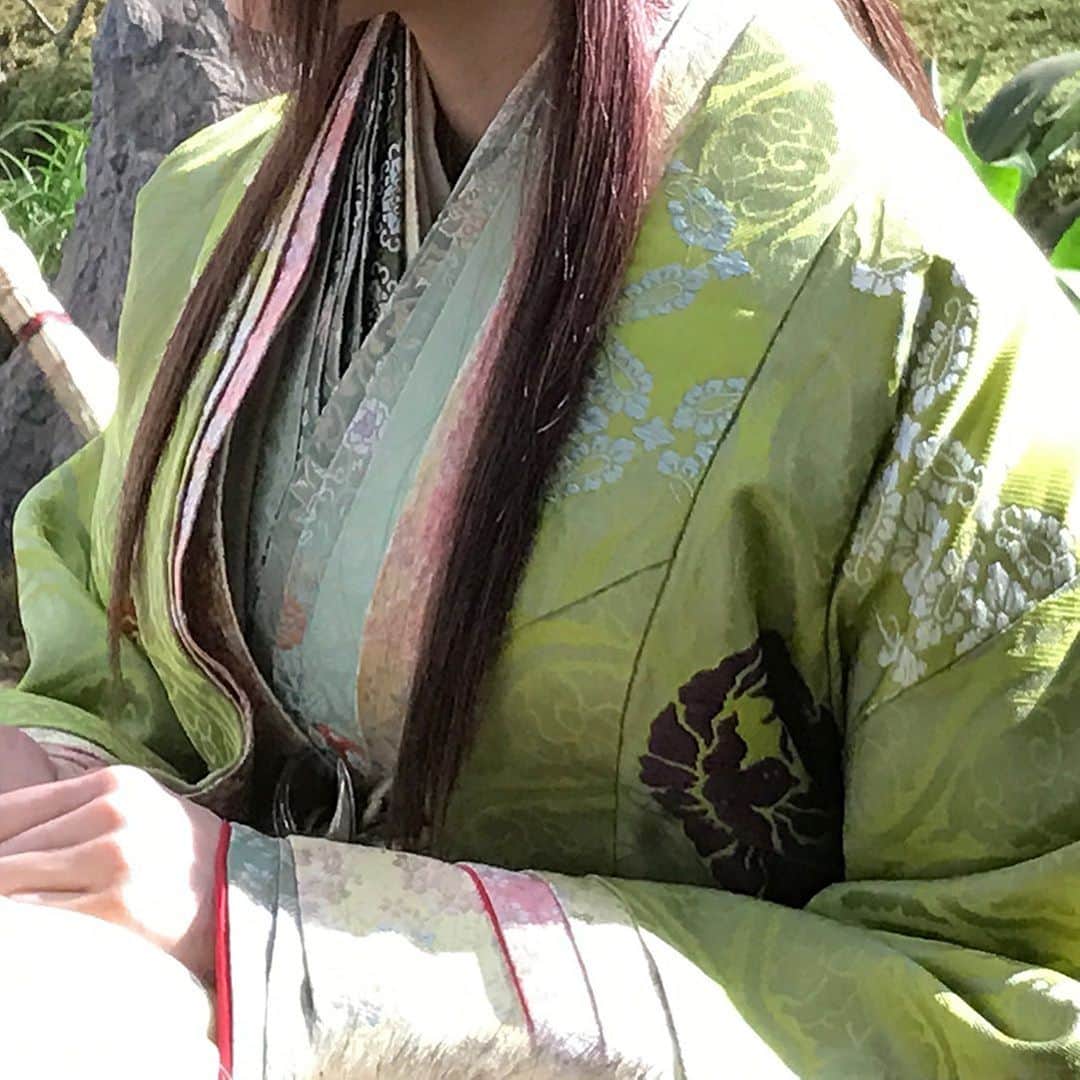 親指姫のインスタグラム：「せっかくだから、娘たちの着物の着こなし紹介よ💗 かぐは重ね着していて、シンプルだけど綺麗さもあるわね！ おとは海をイメージした色や飾りがいいね👍 おりは淡い桃色で統一されているけどよく見ると細かい花柄なのよね🌸 みんなはどの着こなしが好き？  #おしゃれポイント #仮装じゃない #私服 #ハロウィン #じゃない #かわいい #かぐちゃん #乙ちゃん #織ちゃん #親ちゃん #親指姫」