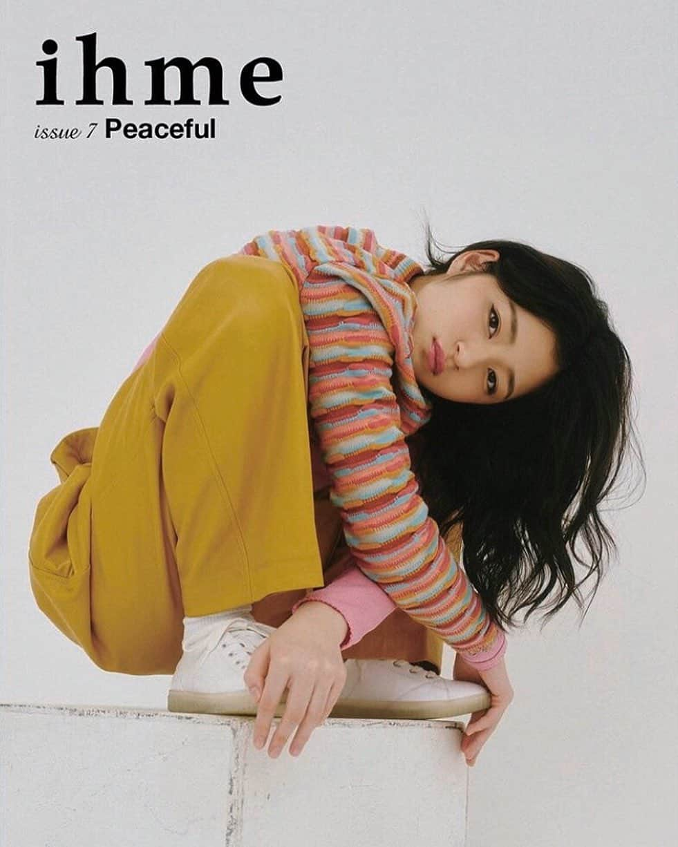 白石こころさんのインスタグラム写真 - (白石こころInstagram)「お久しぶりです！  issue7 peaceful_ピースフル、撮影していただきました！  10月22日からAmazonや都内の一部大型書店でも販売開始されてます！  素敵な作品になりました、ありがとうございました！！  #イフミー #ihme #白石こころ #季刊誌 #写真集 #ソポブックス #スタイルグラフィックス #松枝太一 #レプロエンタテイメント #カバーヘア」10月31日 12時08分 - lespros_cocoro