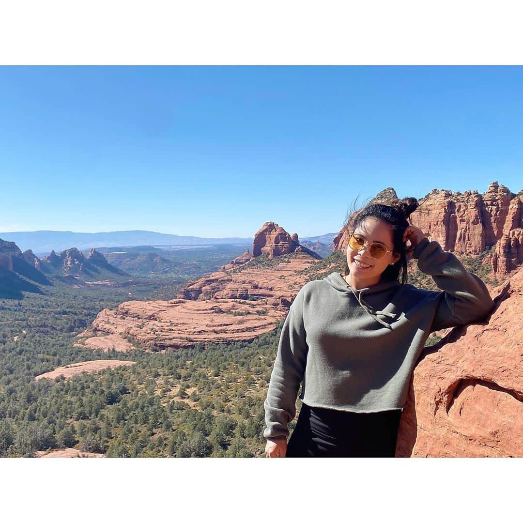 モリヤ・ジュタヌガーンのインスタグラム：「In LOVE❤️ #nature #Sedona #momoriya」