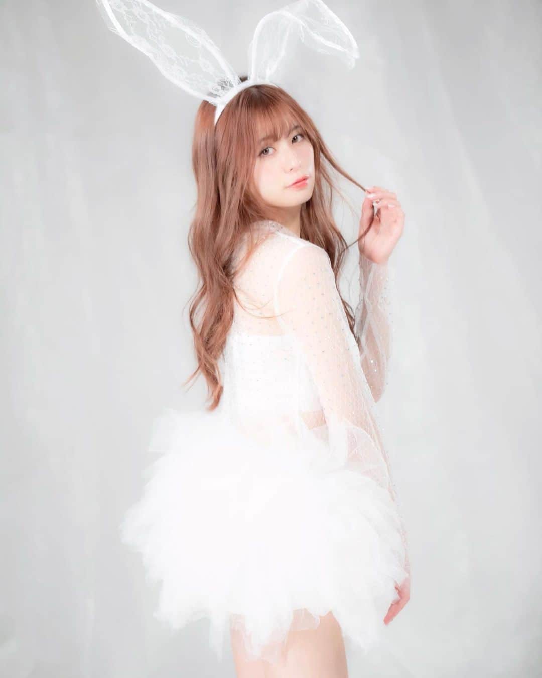 宮本りおさんのインスタグラム写真 - (宮本りおInstagram)「HELLOWEEN🐇💓   #时装 #粉我 #照片 #팔로우미 #좋아요 #model #gravure #bunny #white #cosplay」10月31日 12時14分 - rio_miyamoto83
