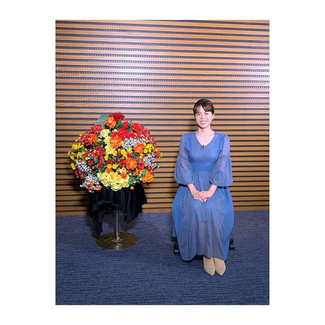 星奈津美のインスタグラム：「11月2日(月)夜9:00〜 日本テレビ「くりぃむしちゅーのTHEレジェンド」にVTRで出演します🙇‍♀️ 是非ご覧ください🌈🌈 . 衣装が青で嬉しかった💙 @elendeek  @agatha_japon  . さよさんありがとうございました🥰 @sayokonakamura_st」