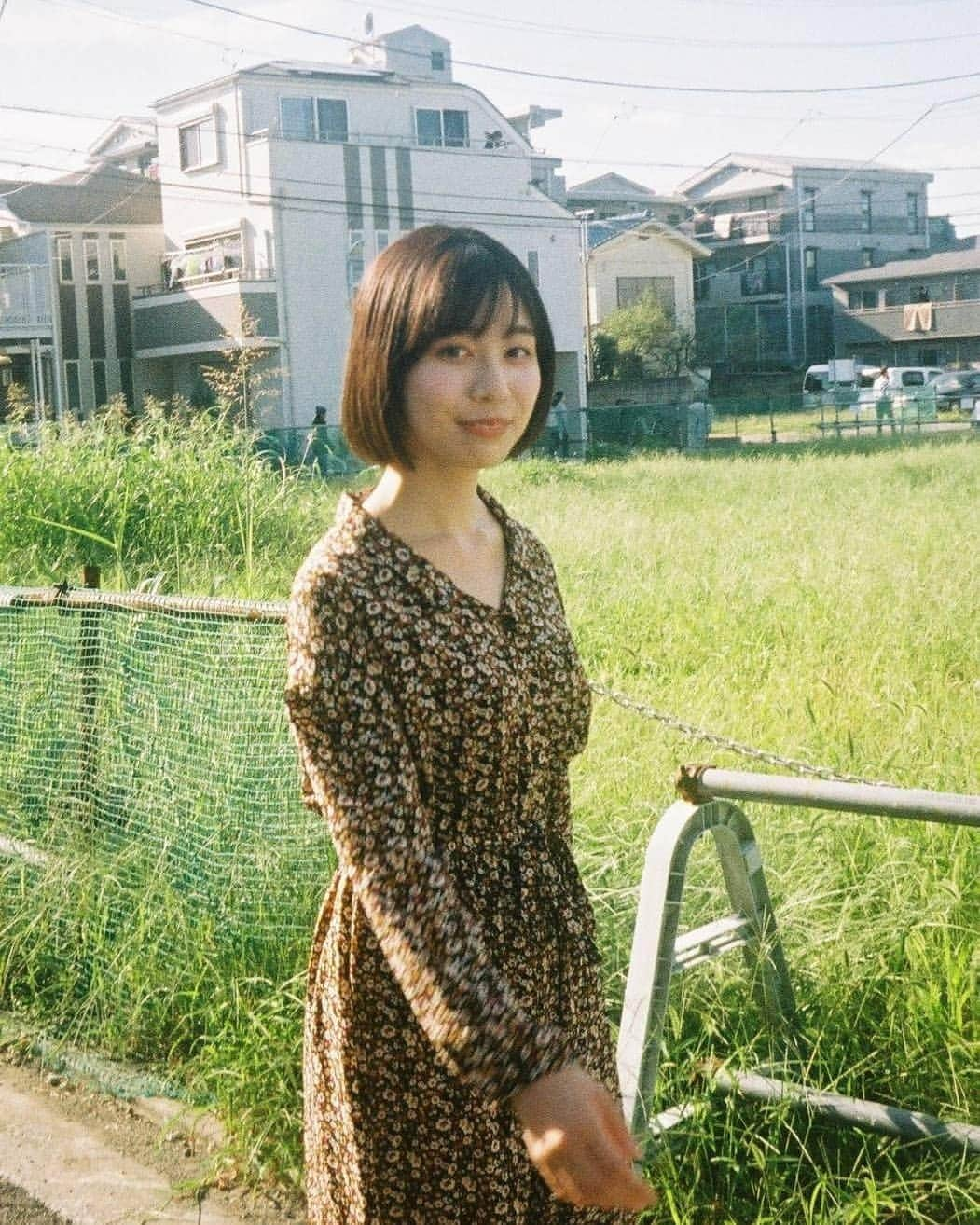 遥南碧さんのインスタグラム写真 - (遥南碧Instagram)「1メートルの掟  近付けば近付く程に愛おしい それは大切なことを見失うほどに * * * #何気ない日常の物語 をモチーフに 東京拠点で #被写体募集 しているので #邦画の彼女感 に 興味がある方はお気軽に ご連絡ください。  モデルのファッション撮影や アイドルのグラビアなど 一緒に作品撮り出来る ヘアメイク 、スタイリスト も募集中✨  案件やコラボのお誘いは お気軽にコメント、DMください！ * * * #いいね返しは絶対 #何気ない瞬間を残したい #性感內衣 #粉我 #フィルム好きな人と繋がりたい #フィルム寫眞 #幸せな瞬間をもっと世界に #좋아요반사 #関西写真部SHARE #人像攝影 #儚くて何処か愛おしい様な #被写体さんと繋がりたい #デジタルでフィルムを再現したい #film365life #japanesegirl #패션스타그램 #into_the_screen #indies_gram #as_archive  #indy_photolife #photogram_archive  #jp_portrait部 #film_jp #film_com #photocinematica #vogue_memories #good_portraits_world」10月31日 12時16分 - harunaoi_photo