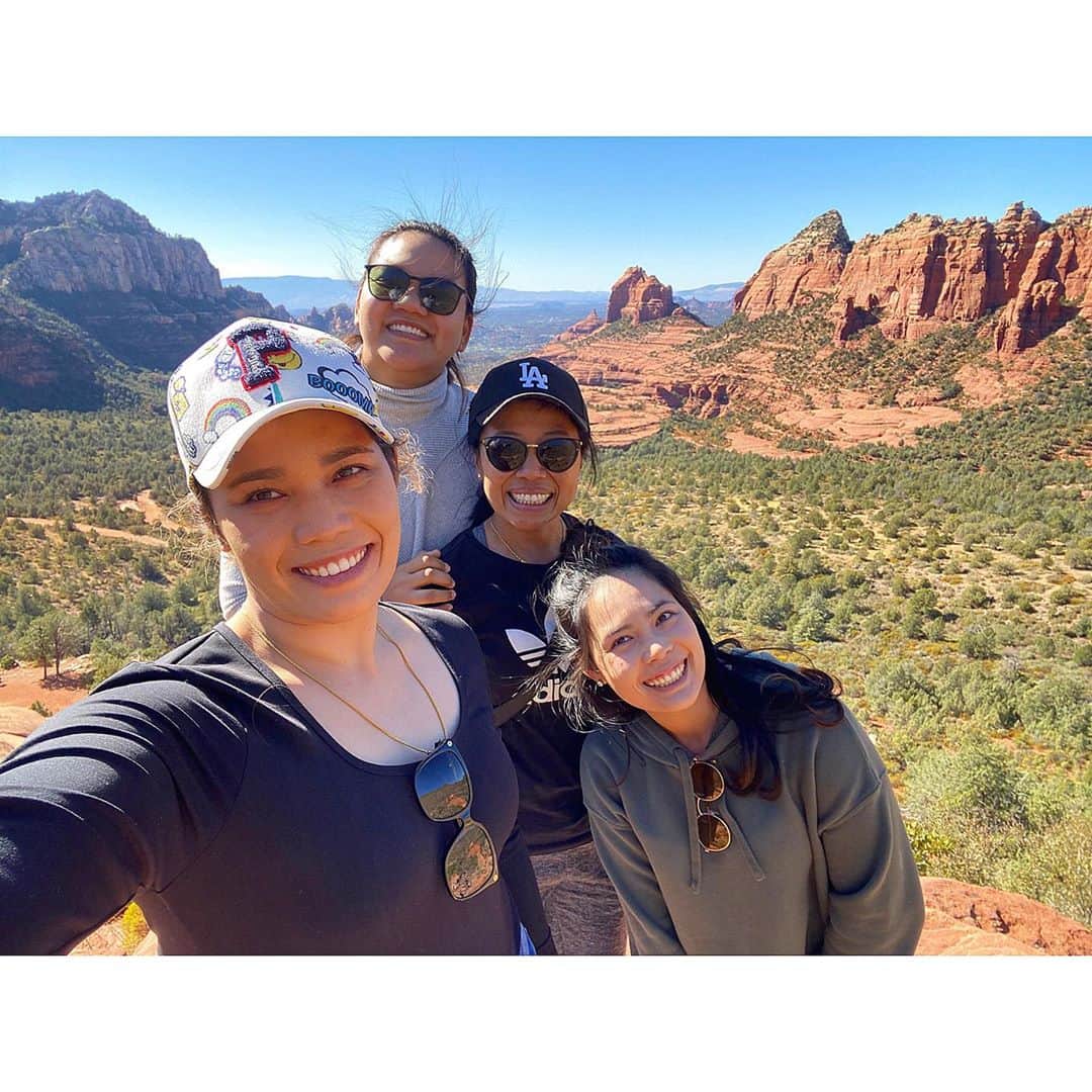 モリヤ・ジュタヌガーンのインスタグラム：「Girls #Sedona #momoriya」