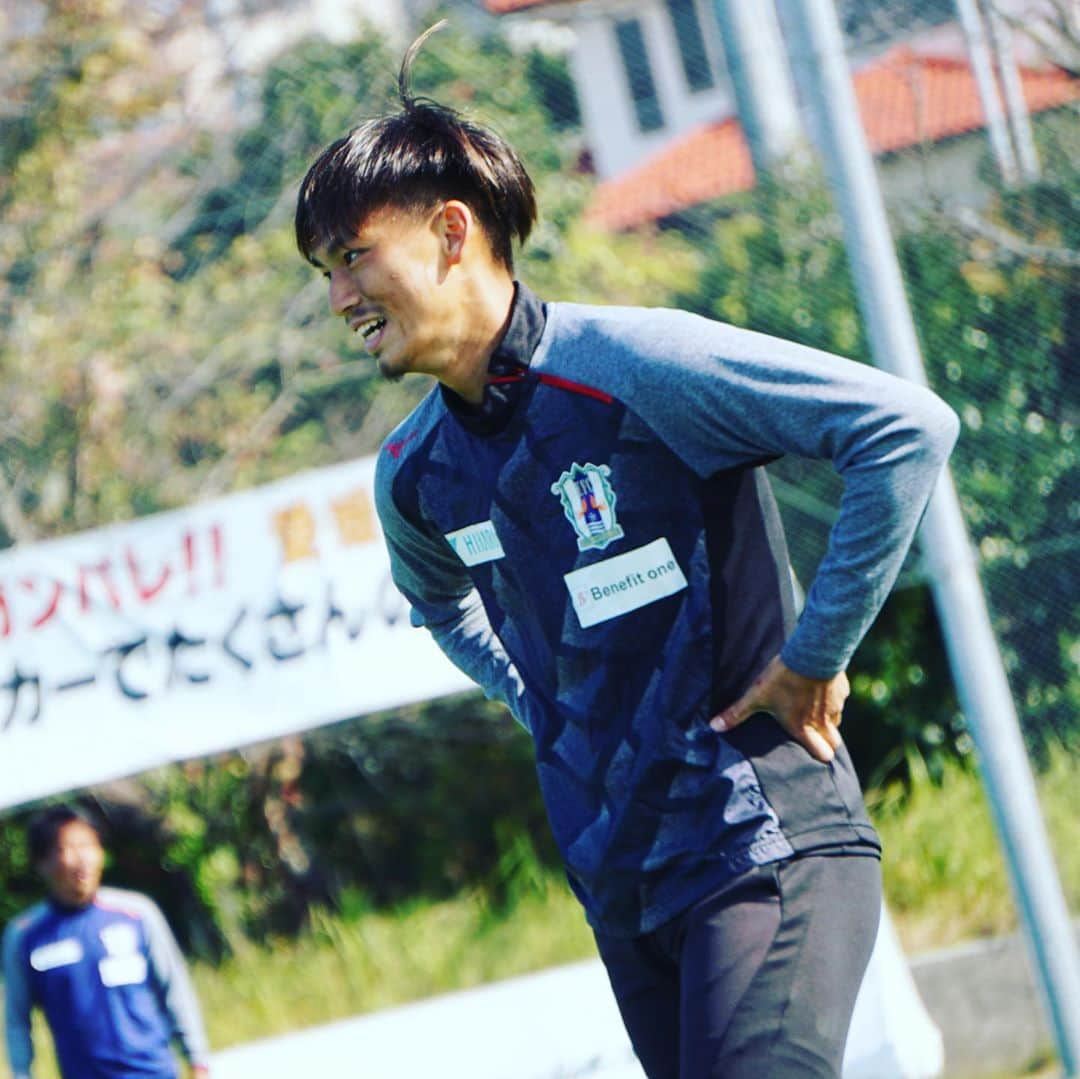 愛媛FCさんのインスタグラム写真 - (愛媛FCInstagram)「明日は…  #FC町田ゼルビア 戦  🗓11月1日（日）16時00分kickoff⚽️ 🆚#FC町田ゼルビア 🏟#町田ＧＩＯＮスタジアム  #DAZN #Jリーグ #ehimefc  #伊豫魂 #ココロハトモニ12 #愛媛一丸 #サッカー #soccer #ボール磨き #サッカーの神様 #1日1樹雷人」10月31日 12時26分 - ehimefc12