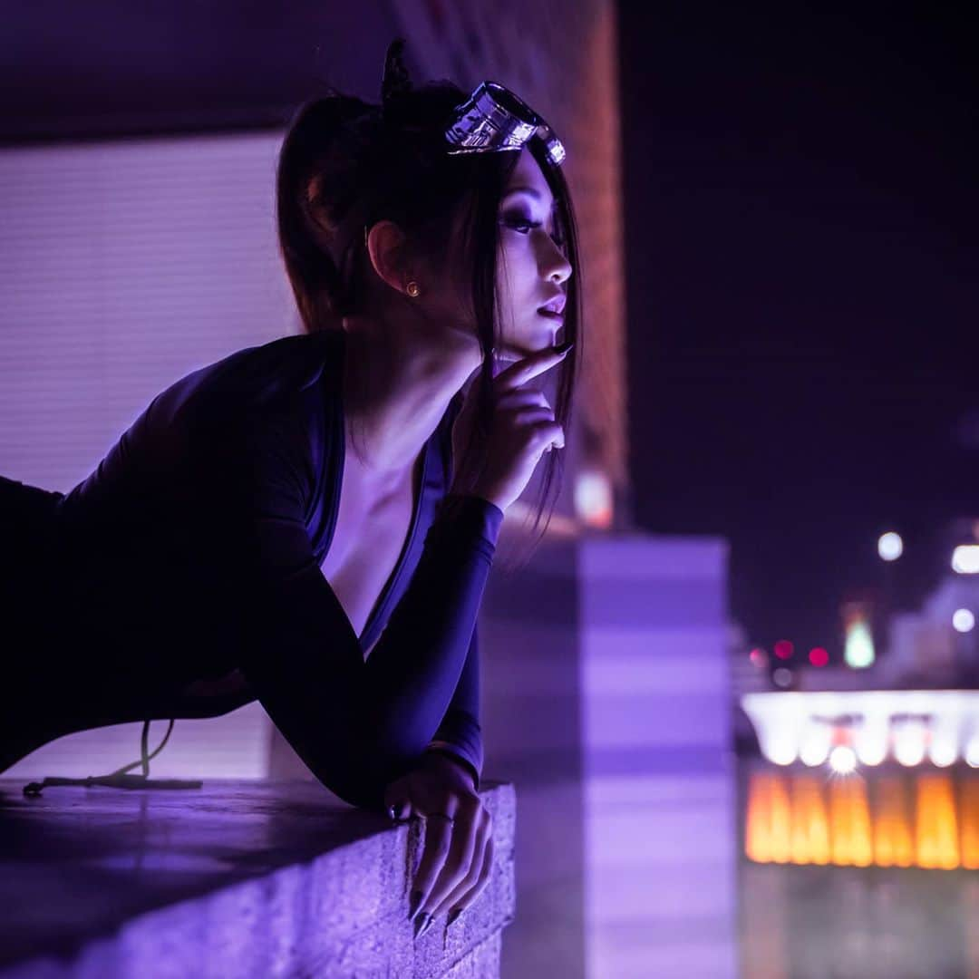 Joshさんのインスタグラム写真 - (JoshInstagram)「- She watches over her city, waiting for her next cativating meal. Happy Halloween!  With @stefatty_ . . . . . . . #catwoman #halloween #tokyo #japan #urbanromantix #sonyportraits #sonyalpha #portrait_vision #portraitpage #portraitmood #portraitgames #createexplore #under10kportraits #moodyport #night_owlz #portraitkillers #goodshotmate #portraitmovement」10月31日 12時38分 - joshtaylorjp