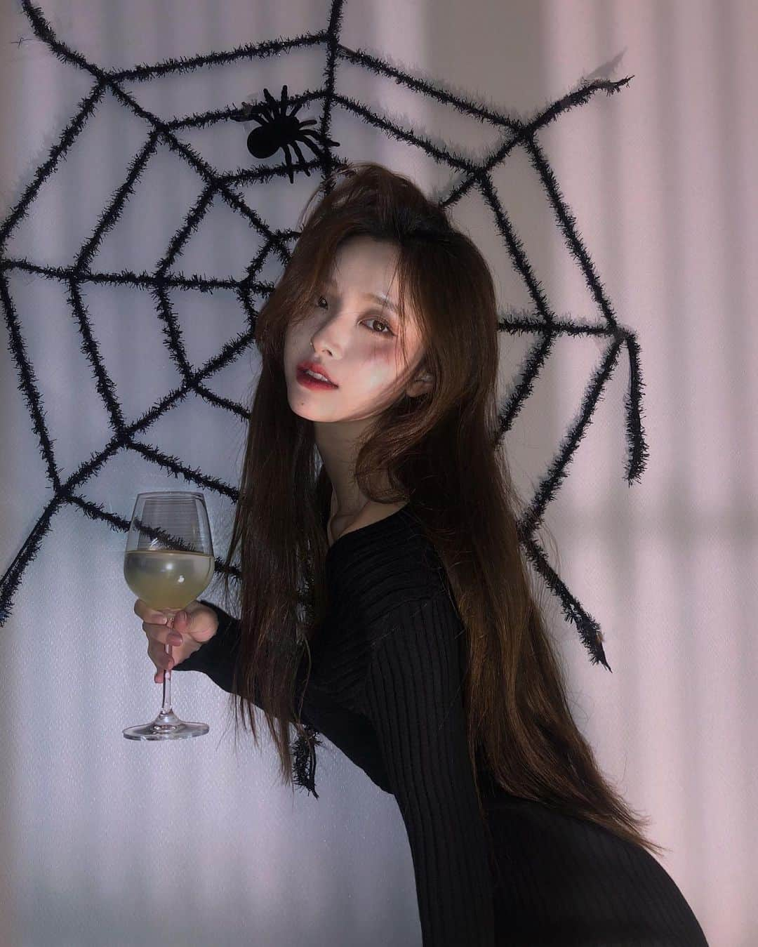 キム・ナヒさんのインスタグラム写真 - (キム・ナヒInstagram)「🎃🖤 #halloween」10月31日 12時47分 - knhs2