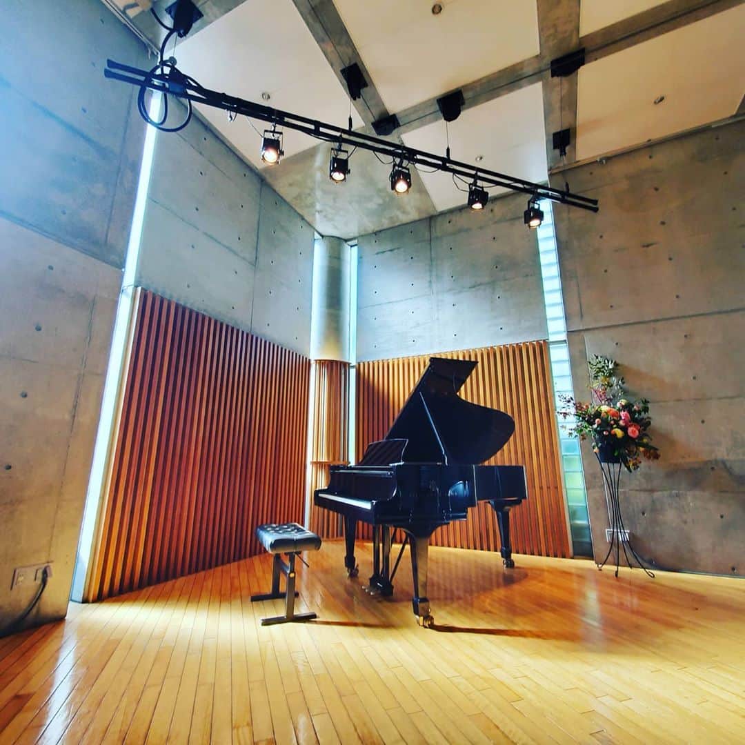 のインスタグラム：「Piano Lovers Premium Concert 『Autumn leaves』マチネ＆ソアレ MUSICASA  もうすぐ。 嬉しいなあ。  完売ありがとうございます。」