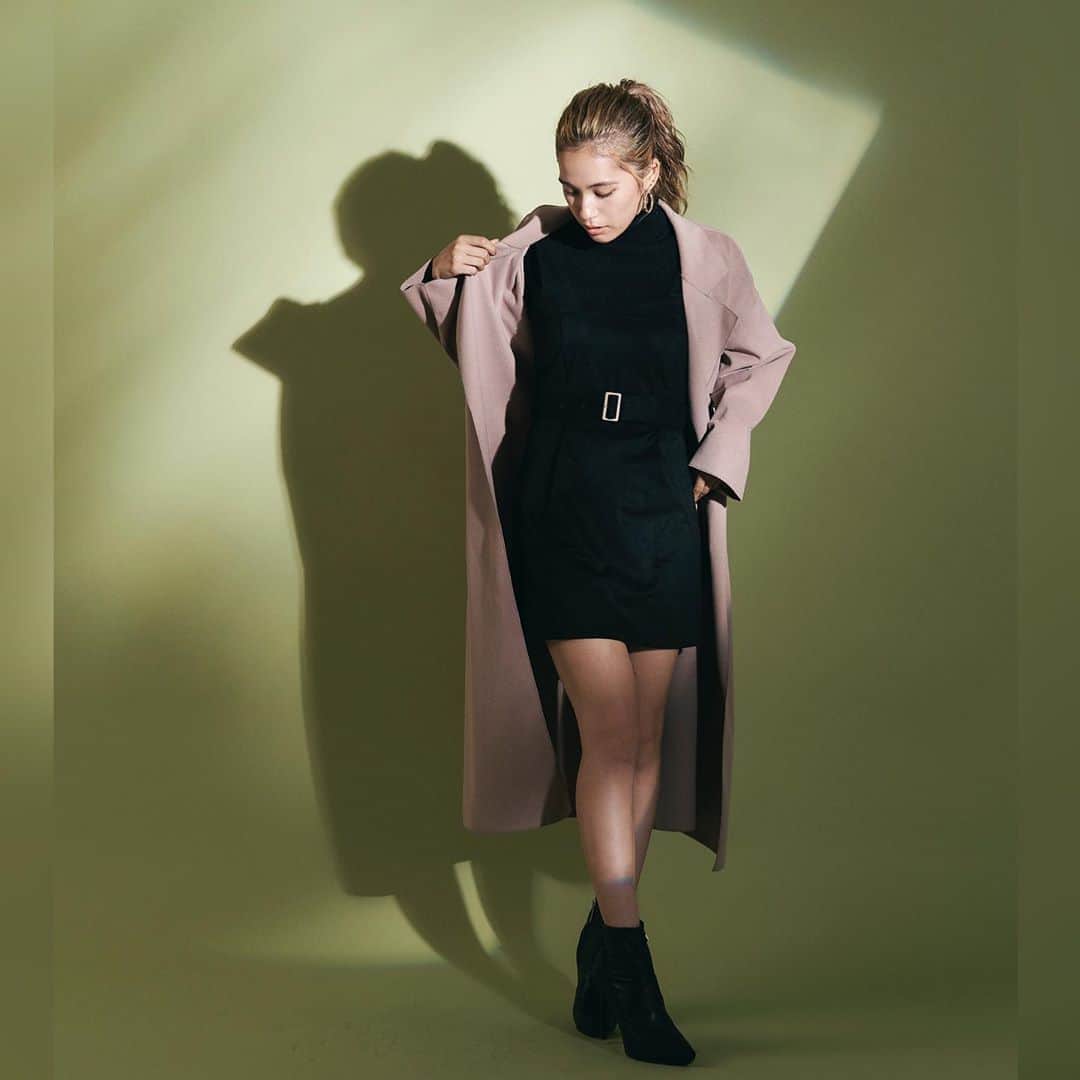 デュラスさんのインスタグラム写真 - (デュラスInstagram)「【NEW ARRIVAL】 . 女性らしい美シルエットを引き立てる、ワードローブにおさえておきたい、大人顔の頼れるコートが登場！ . 画像をタップしてアイテム詳細をチェック♪ ——————————————————— ☑︎ベルト付テーラードロングコート ¥6,000(+TAX)  入荷済み . 着用モデル：アミエンジェル(164cm) @ami__angel  ——————————————————— . #duras #デュラス #duras_official #coordinate #fashion #instafashion #ootd #newarrival #new #dress #followme #lady #lace #ワンピース #モテ服 #大人カジュアル #大人可愛い #オリジナル #デートコーデ #アミエンジェル」10月31日 12時43分 - duras_official