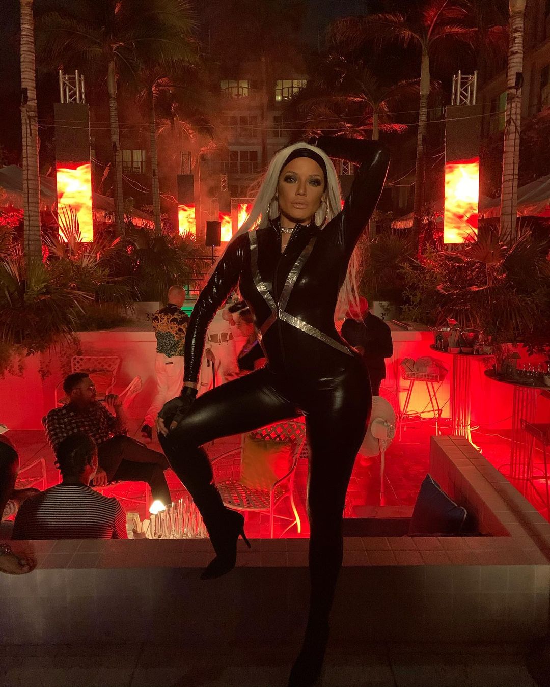 セリタ・エバンクスのインスタグラム：「⚡️🔥 @palmheightsgc Annual Iconic Halloween party. #X-Men  #Storm」