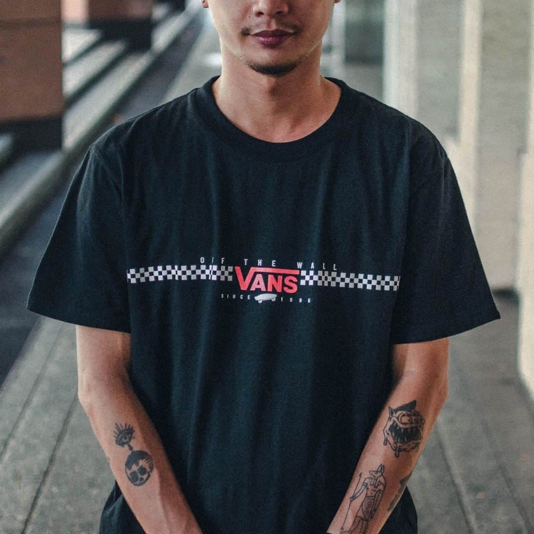 Vans Philippinesさんのインスタグラム写真 - (Vans PhilippinesInstagram)「Show some checkered love in the Vans Leap Off SS tee! Available at Vans Robinsons Place Palawan, Vans Ayala Malls The 30th, Vans LCC Mall Legaspi, and other select Vans Concept Stores 🏁 #VansPhilippines」10月31日 13時00分 - vansphilippines