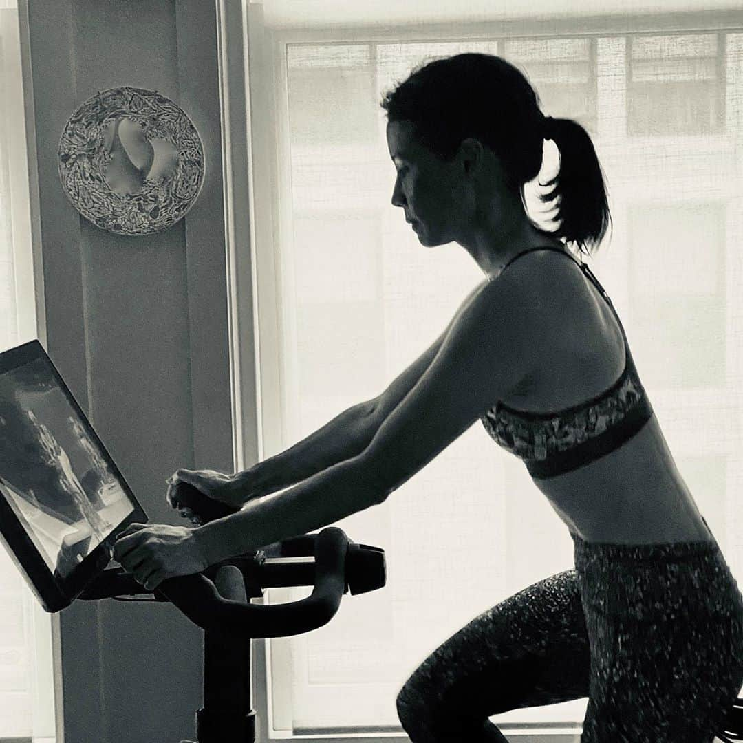 ルーシー・リューさんのインスタグラム写真 - (ルーシー・リューInstagram)「My Pandemic/Election Stress-Buster! 🙏 @SoulCycle @Variis REMEMBER TO VOTE! @joebiden @kamalaharris」10月31日 13時22分 - lucyliu