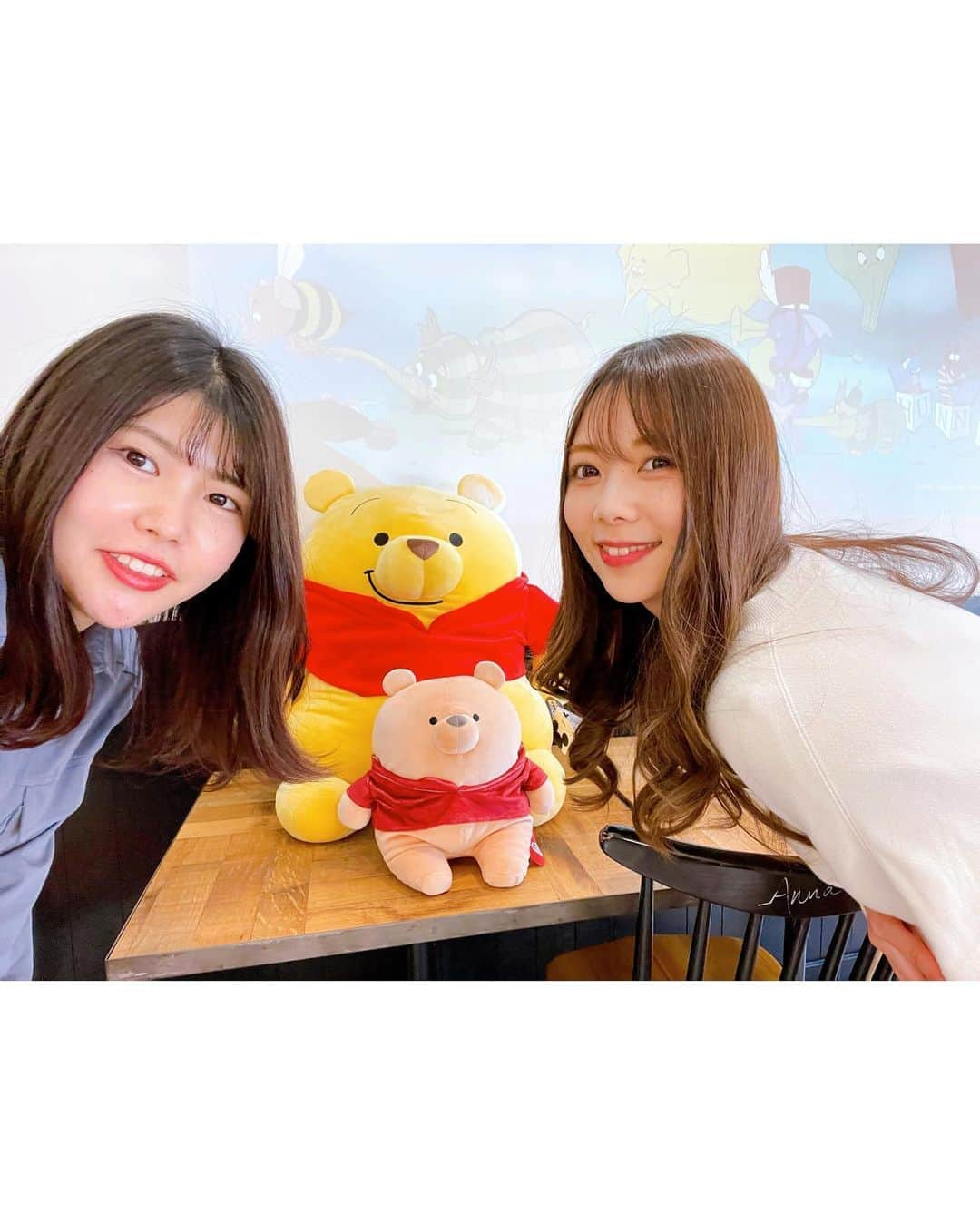 西村季里子さんのインスタグラム写真 - (西村季里子Instagram)「・  念願の「はちみつカフェ」🍯  プーさんの不思議の夢を コンセプトにしたんだって🥺🌙 何そのコンセプト🥺かわいい🥺  店内のあちこちに プーさんがたくさんいて 癒しでしかなかった🧸💛💛  事前に予約していくと、 最後の写真のランチョンマットが もらえたよ🐘⭐️  #ohmycafe#winniethepooh#pooh #hunnyscafe#strangedreams  #はちみつカフェ#プーさんの不思議な夢  #新宿#小田急#カフェ#ディズニー #カバンからコテ#気になるよね #このあとランチョンマット手持ちで帰った #そういうとこ#follow#followｍe」10月31日 13時26分 - kiriko_nishimura