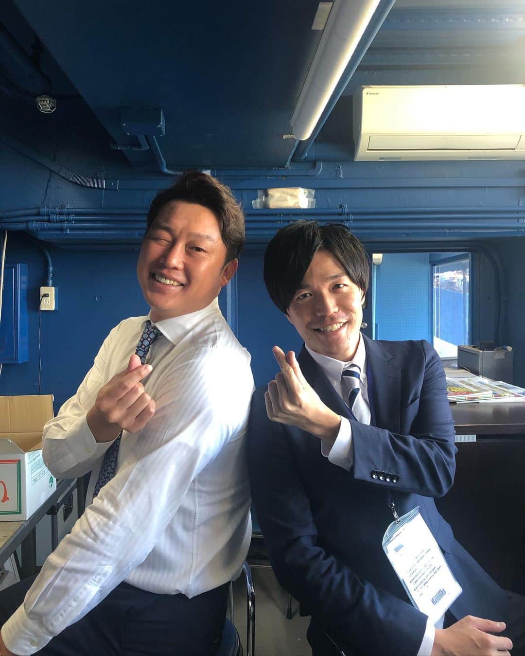TBS「TBS野球班」のインスタグラム：「#DeNA vs #阪神 #TBSチャンネル2 & #paravi で生中継📺  #新井貴浩 さんの解説でお伝えします☺︎  19年ドラフト1位 #森敬斗 選手がプロ初スタメン！  #ロペス 選手NPB通算1000本安打まであと1本！  #キュンポーズ #ポケットからキュン #ハマスタ」