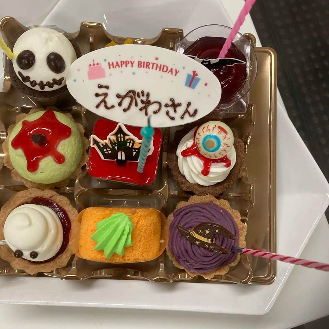 江川智晃のインスタグラム：「サプライズでメットライフのいつも美味しいご飯を出してくれるお母さんと選手みなさんからお祝いして頂きました☺️ ありがとうございました😊 幸せな誕生日を迎えれました🙇‍♀️ これからももっと精進して成長していきたいと思います‼️」