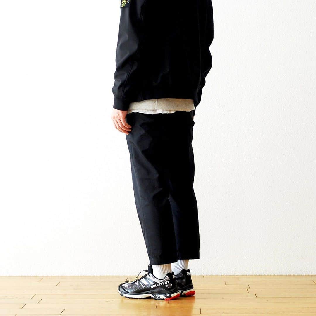のインスタグラム：「_ itten. / イッテン "itten 16 Old Style Trousers" ¥27,500- _ 〈online store / @digital_mountain〉 https://www.digital-mountain.net/shopdetail/000000009644/ _ 【オンラインストア#DigitalMountain へのご注文】 *24時間受付 *15時までのご注文で即日発送 * 1万円以上ご購入で送料無料 tel：084-973-8204 _ We can send your order overseas. Accepted payment method is by PayPal or credit card only. (AMEX is not accepted)  Ordering procedure details can be found here. >>http://www.digital-mountain.net/html/page56.html  _ #itten. #イッテン _ 本店：#WonderMountain  blog>> http://wm.digital-mountain.info _ 〒720-0044  広島県福山市笠岡町4-18  JR 「#福山駅」より徒歩10分 #ワンダーマウンテン #japan #hiroshima #福山 #福山市 #尾道 #倉敷 #鞆の浦 近く _ 系列店：@hacbywondermountain _」