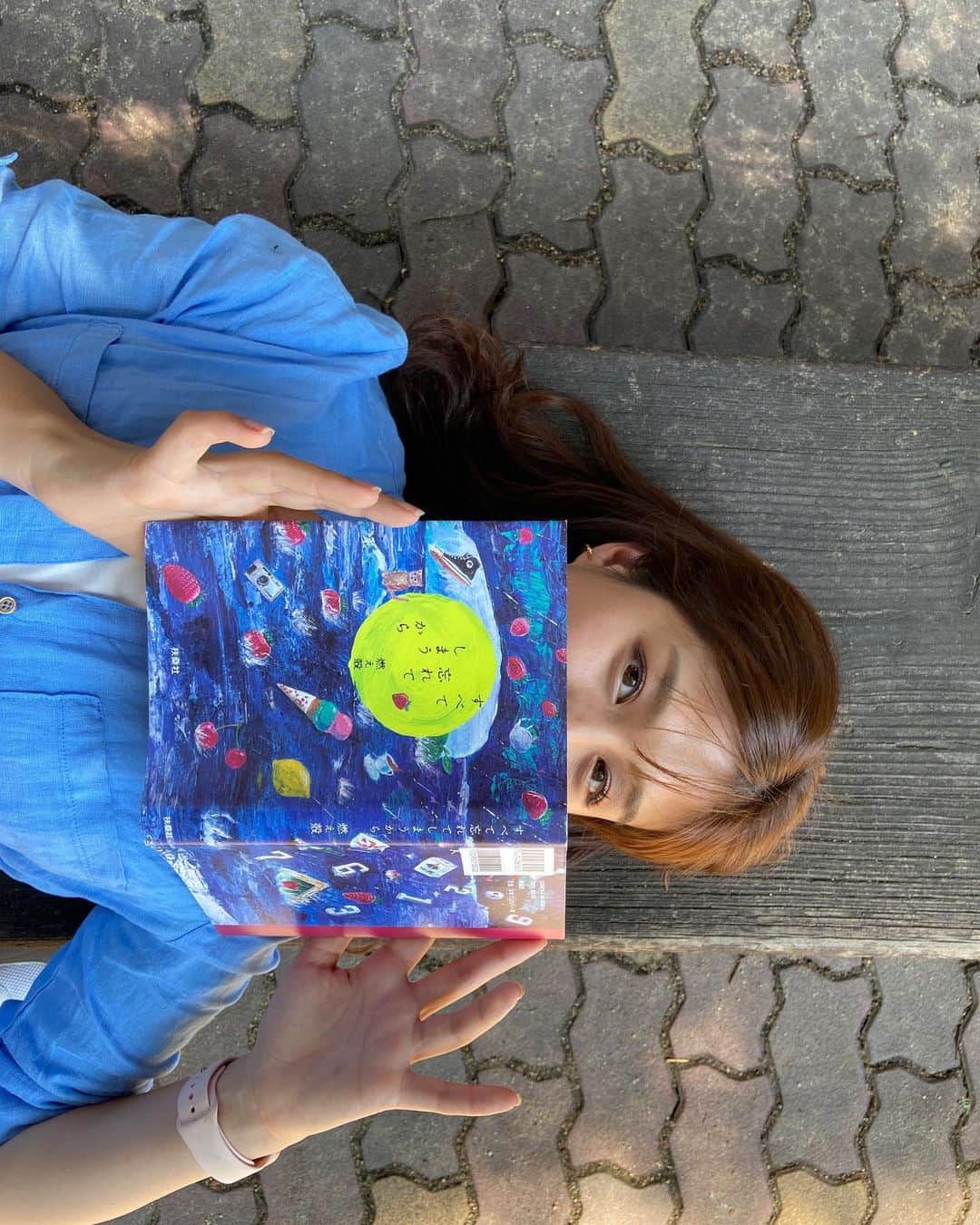 高樹リサさんのインスタグラム写真 - (高樹リサInstagram)「読書の秋。って言いたい」10月31日 14時25分 - lisalisa_takagi