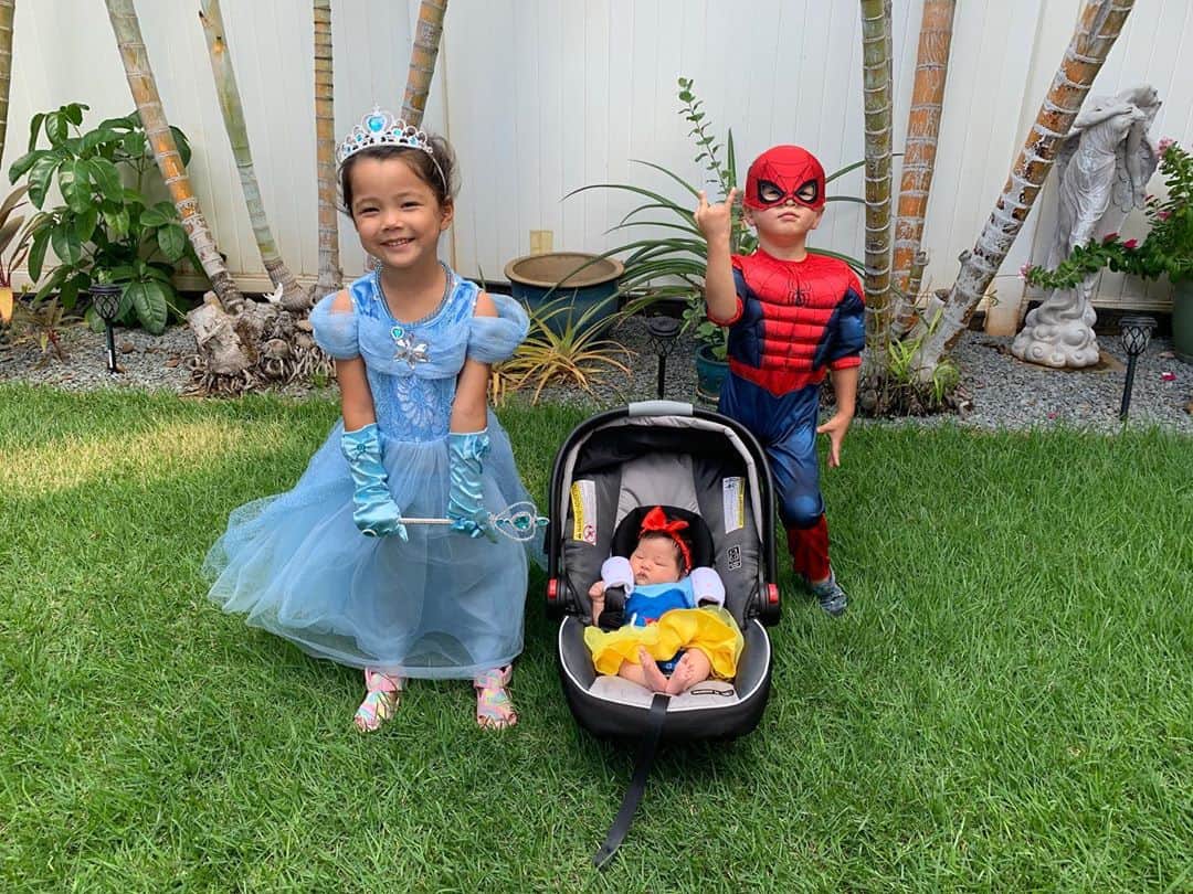エリナ シルカのインスタグラム：「Happy Halloween 👸🍎🕷」