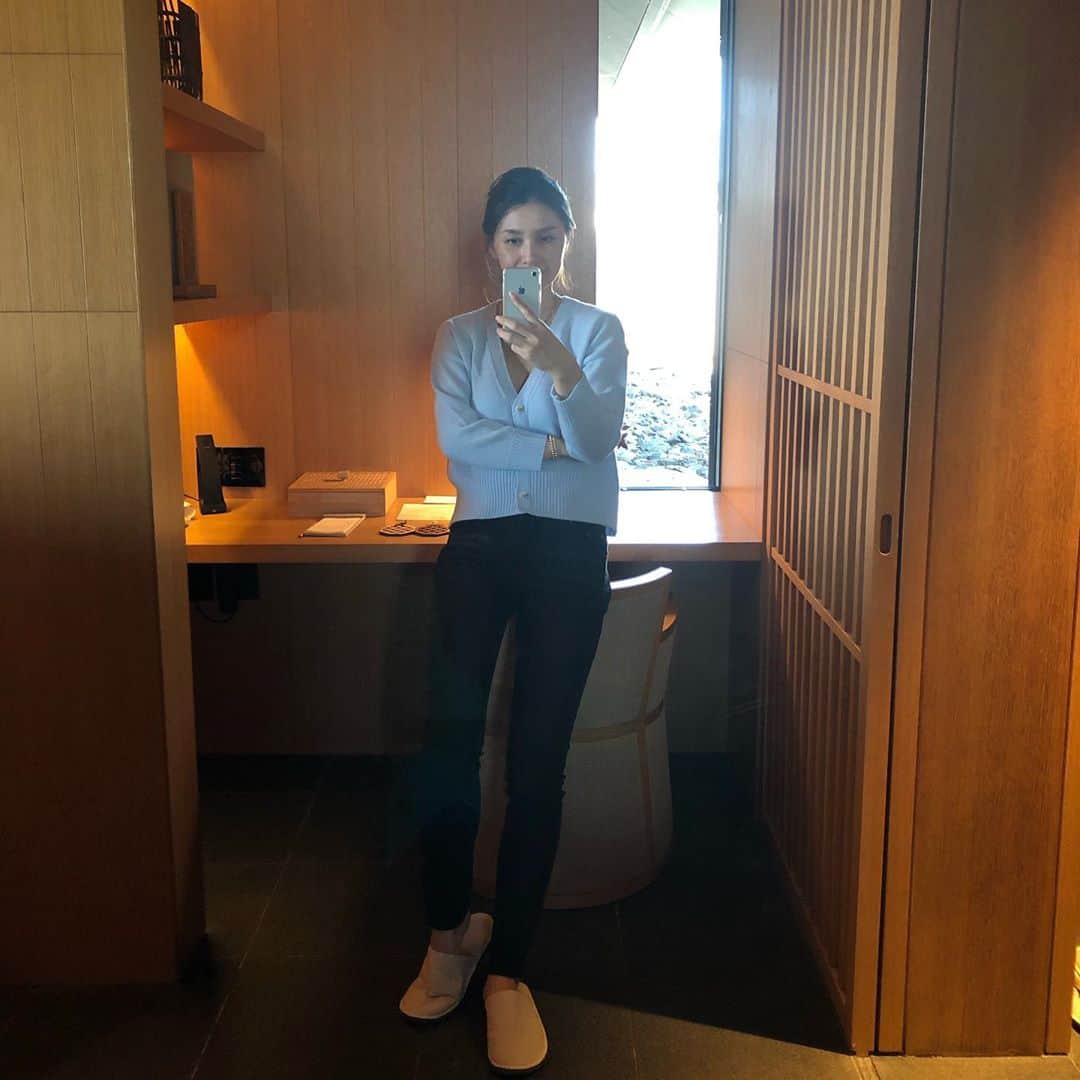 吉原珠央さんのインスタグラム写真 - (吉原珠央Instagram)「晴天に恵まれる秋旅行♫  晴れているだけで嬉しくなる♡ 夕方からは風が冷たくなるけれど、気持ち良い気温で過ごせる秋が好きです。  #晴天 #秋 #秋旅行 #何もしない #ゆったりと」10月31日 14時53分 - tamaoyoshihara