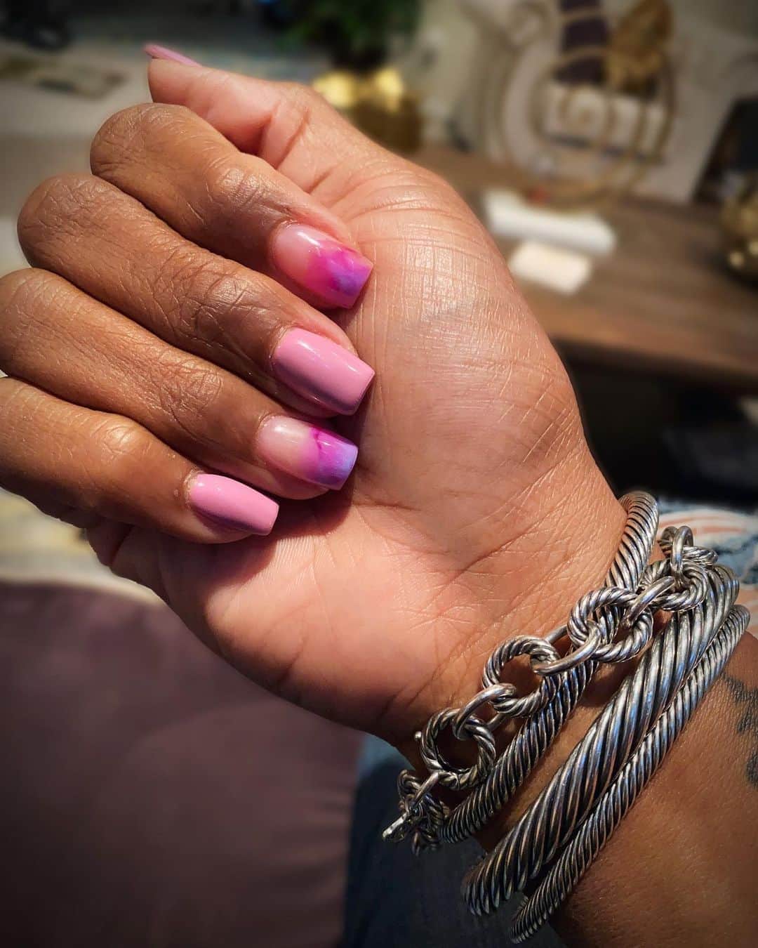 キエラ・キキ・シェアードさんのインスタグラム写真 - (キエラ・キキ・シェアードInstagram)「Not too much, but just right. Nails by @simplystyledbydee — to see more check out IG story.」10月17日 7時36分 - kierrasheard