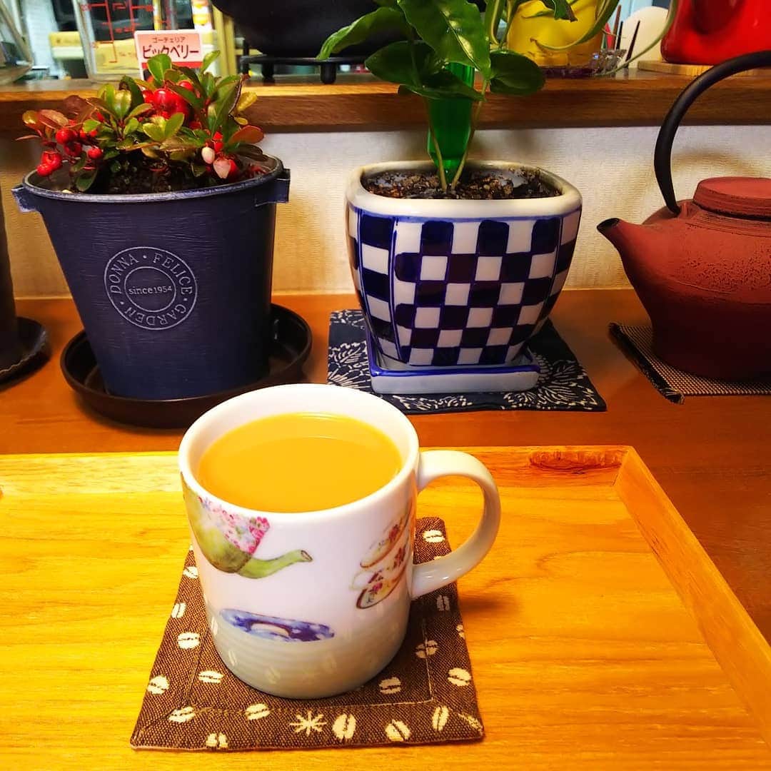 みながわゆみさんのインスタグラム写真 - (みながわゆみInstagram)「#コーヒー #coffee #朝のコーヒー #朝のひととき #癒やされる時間 #感謝 #ありがとう #コーヒー好き #コーヒー好きな人と繋がりたい #写真好き #写真好きな人と繋がりたい」10月17日 6時16分 - nama.09.19