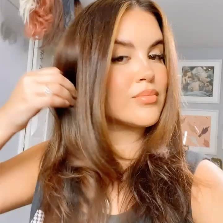 N I C O L E.のインスタグラム：「There’s nothing like a fresh blowout. I just posted a new YouTube video demo’ing the new @dysonhair barrels for the Airwrap. Link in bio #dysonhairathome #ad」