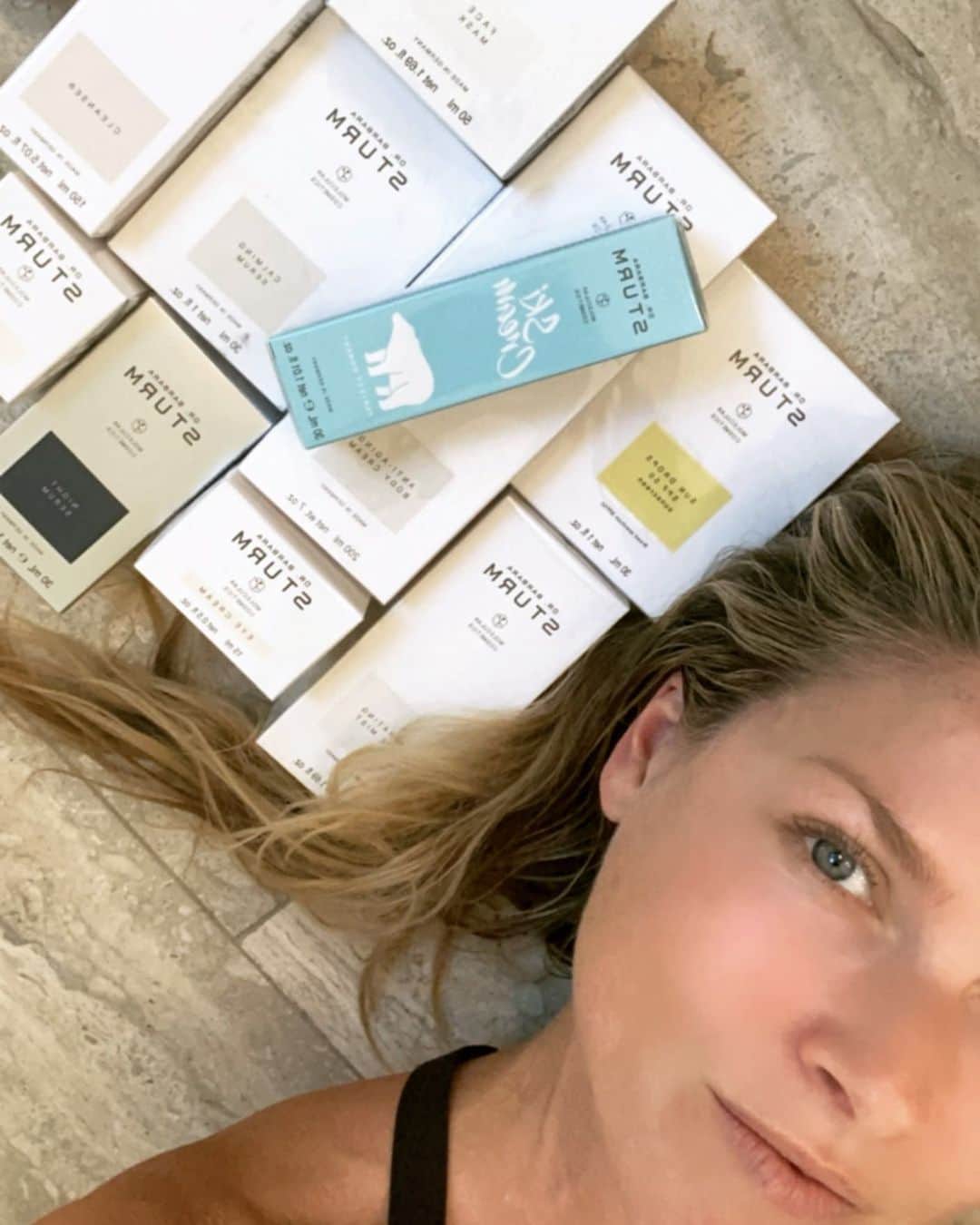 アリ・ラーターのインスタグラム：「The mother load. @drbarbarasturm 😛🌟💕」