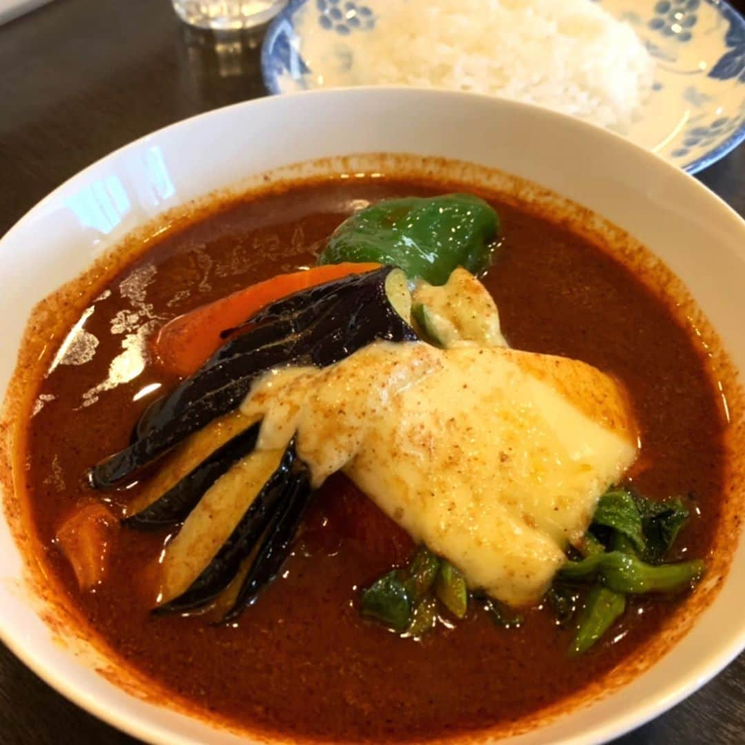 Sayaka.Mさんのインスタグラム写真 - (Sayaka.MInstagram)「. #nocurrynolife  #soupcurry . . お弁当いらない日があったりしたのと、毎日カレーしちゃったからカレー投稿多めな今週😆✨ . #木多郎 に久々に チキン野菜 うーん💗やっぱり美味しい 激辛にしました スープ画見てもらったらわかるけど、なかなかのスパイシー感だよね . 食べてる時は辛くないけど、店出た後じんわり汗が出て気持ち良かった . トマトが合う チキンも柔らか💕 ご馳走さまでした🙌✨ . . 木多郎 澄川本店 011-814-1203 #北海道 #札幌市南区 #澄川 六条4-2-1 澄川ビル 1F https://tabelog.com/hokkaido/A0101/A010305/1000174/ . =============== 私の食べ歩きの記録は Gourmet food information 제 외식기록 ↓↓↓ #sayaka動画 =============== . #きたろう #木多郎スープカレー #スープカレー札幌 #スープカレー #カレー #カレー好きな人と繋がりたい #カレー部 #カレー好き #カレー大好き #カレー巡り #カレー好きと繋がりたい #カレーは飲み物 #currystagram #curryrice #札幌グルメ #札幌ママ #札幌ランチ #札幌観光 #札幌人気店 #北海道グルメ #北海道旅行 #北海道ママ #hokkaido」10月17日 6時45分 - insta.sayaka