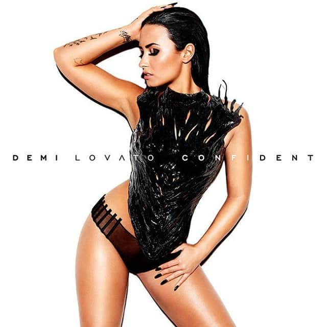 Vevoさんのインスタグラム写真 - (VevoInstagram)「What's wrong with being 'Confident' 🎶 Celebrate 5 years of @ddlovato's heavy-hitting album and let us know which song you're blasting all day 👀 ⠀⠀⠀⠀⠀⠀⠀⠀⠀ ▶️[Link in bio] #DemiLovato #Confident」10月17日 7時00分 - vevo