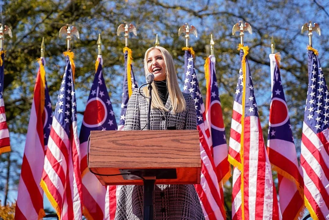 のインスタグラム：「Thank you Cincinnati!  With your help, your voice, and your vote on November 3, we will win Ohio and another historic victory for the People’s President,  @realdonaldtrump! 🇺🇸」