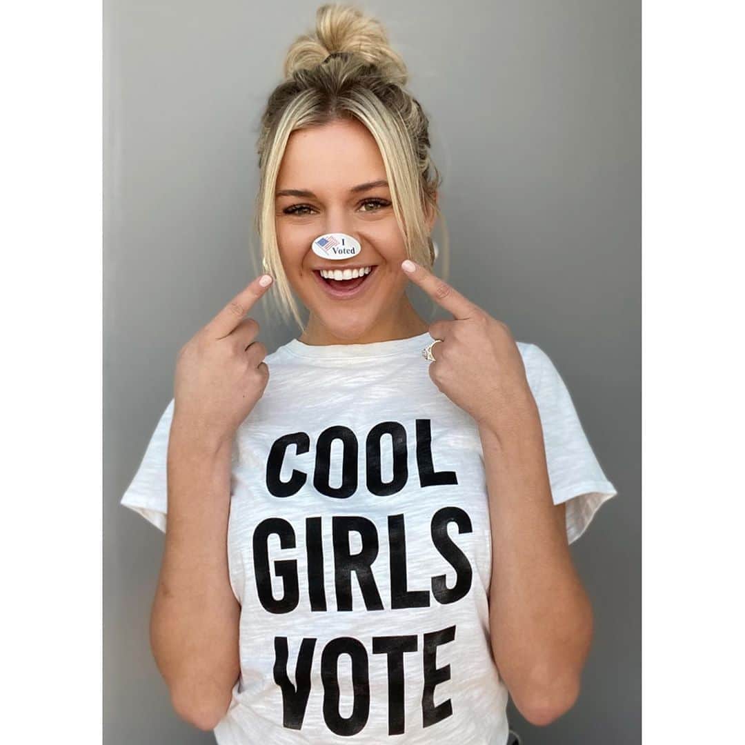 Kelsea Balleriniのインスタグラム：「...embarrassingly but honestly, this is my first time voting. Im not proud of it, but my naivety has kept me sheltered through a lot of my young adult life. BUT. As I’ve listened and learned, I’ve realized its our responsibility and privilege to use our voices to establish what we as human beings with beating hearts want to see in this country for not only ourselves...but our friends, neighbors, strangers, and future generations.   The political climate this election is intense. It can feel really overwhelming and scary to even have an opinion, knowing if you share it you will get ruthlessly criticized regardless of your platform or perspective. There’s a lot of noise…but I’ve learned that’s when it’s most important to be anything but silent. And our vote is our voice.   America stands for so many beautiful things and I hope (and vote) that it continues to evolve and grow to be a place where EVERYONE is protected, respected, and given equal rights and opportunity.   Left the polls feeling really empowered by exercising my right and showing up for what I believe in and the change I want to see. I encourage everyone to do the same. 🗳」
