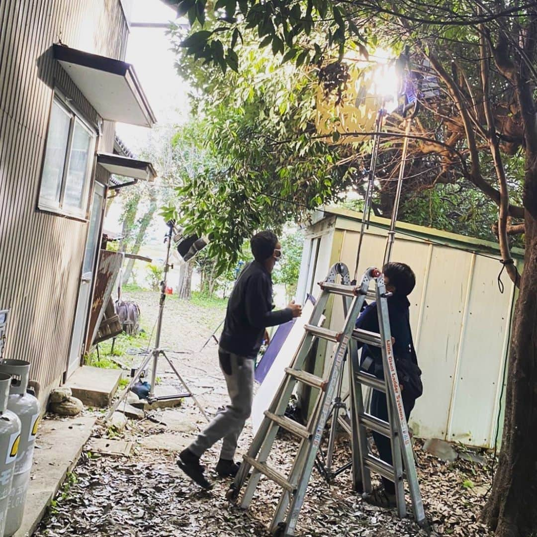 入江悠さんのインスタグラム写真 - (入江悠Instagram)「陰で光をつくってくれる職人たち。  #シュシュシュの娘」10月17日 7時34分 - u_irie