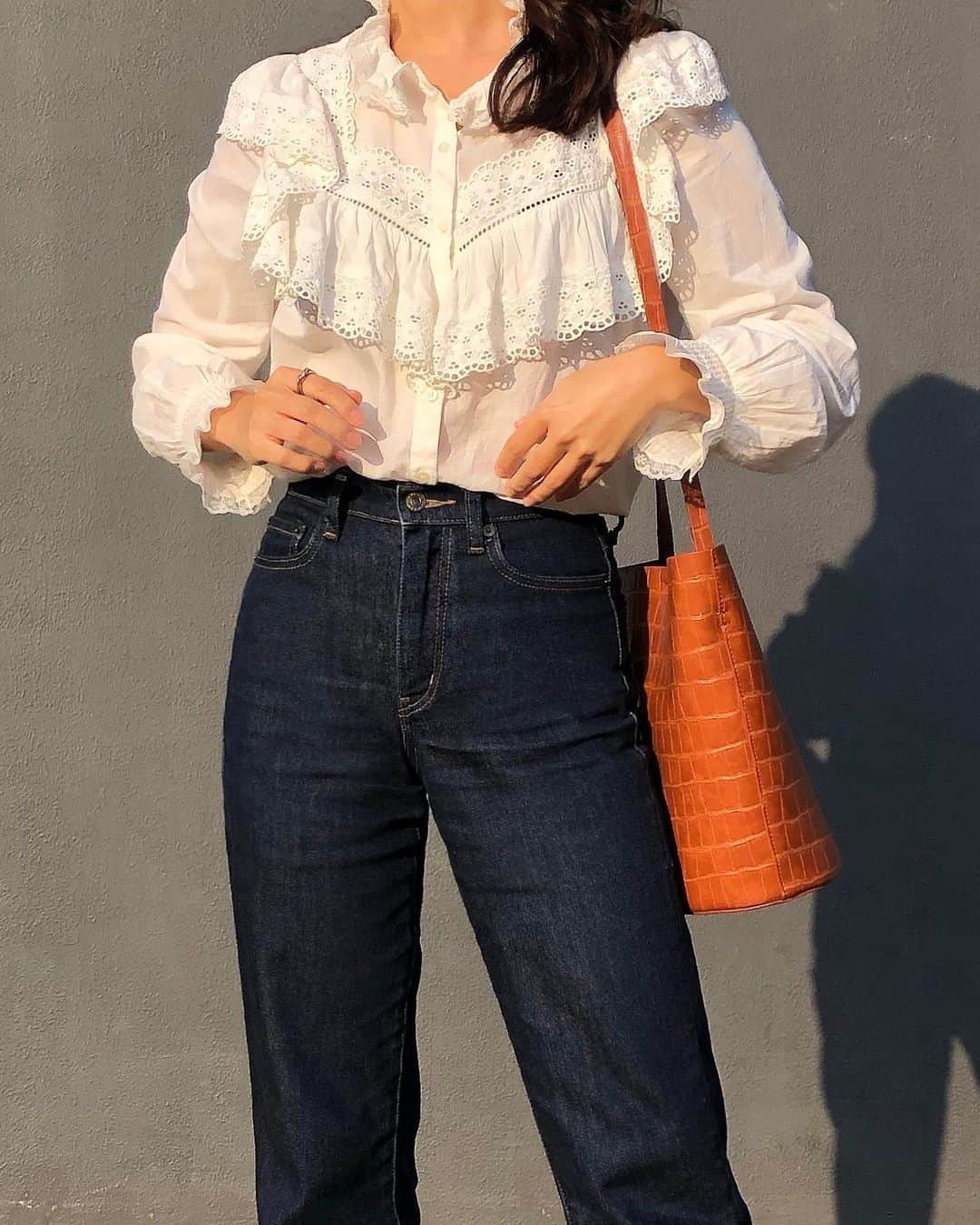 Riho Morishitaのインスタグラム：「だんだんと寒くなってきたけど、シャツが着れるのは嬉しい🥰」