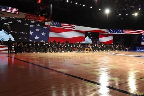 ダニーロ・ガリナリのインスタグラム：「🏀 Questa lunga stagione @nba è ufficialmente finita. Complimenti a tutta l’organizzazione per averci permesso di concludere l’annata con la “Bolla”. A Orlando un grande successo di sport, management e sicurezza! ⠀ 🏀 The season is officially over, the longest in NBA history. We all have to congratulate the NBA for the entire plan and the creation of "The Bubble". An environment safe for us all, to play basketball and to end the season. A big result for the organization!」