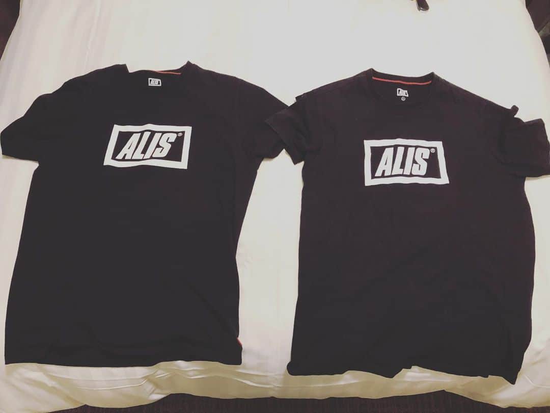 Shinsuke Inoueのインスタグラム：「Because I have 2 same T-shirt.」