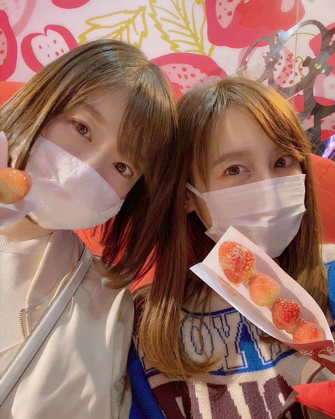 葉山いくみのインスタグラム：「いちご飴うまー🍓🍓🍓」