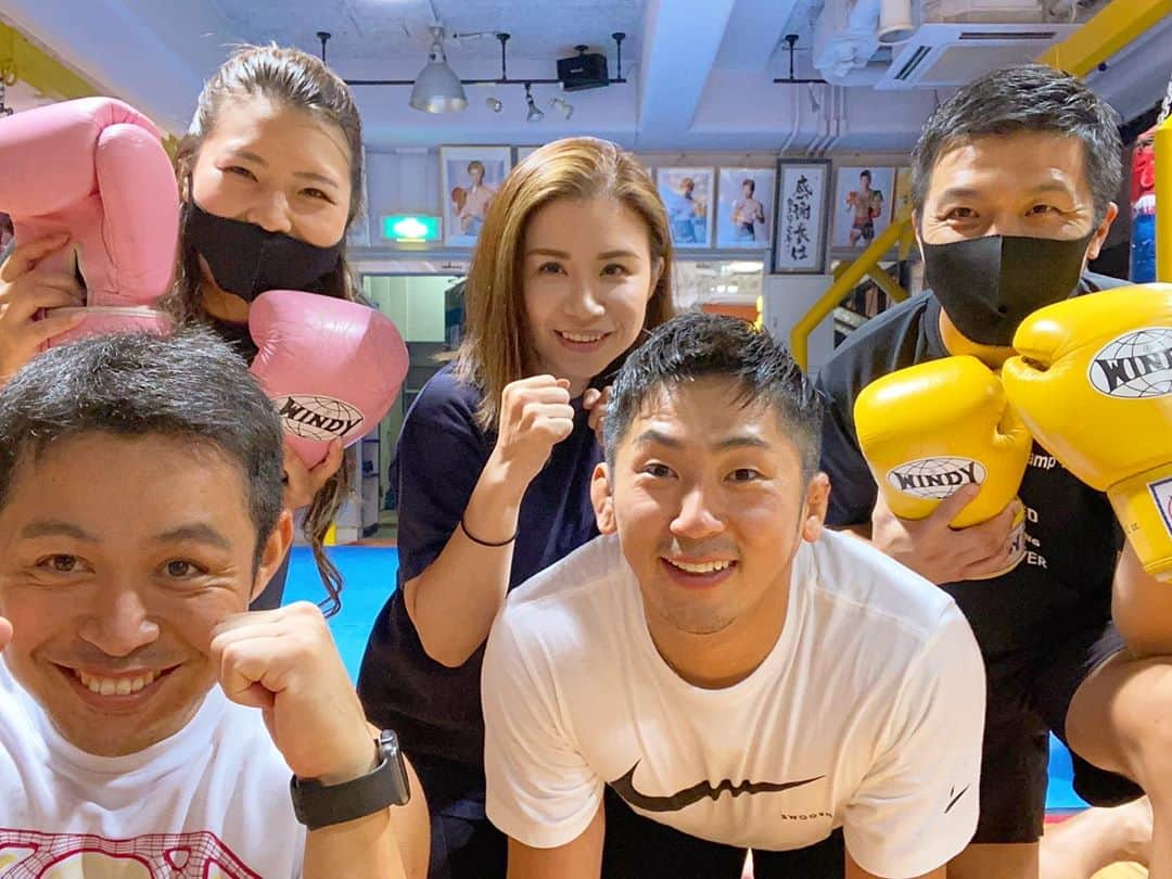 君島良夫さんのインスタグラム写真 - (君島良夫Instagram)「Kick boxing day🦵🏼🥊  ボンベイファミリーとキックボクシングへ！自分のキックがこんなにヘボいと思ったのは初めてです。伊原道場の皆さん、ありがとう。」10月16日 23時45分 - yosh_10