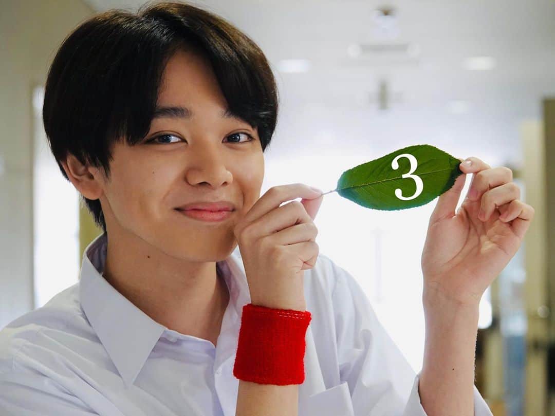 フジテレビ「ドラマ甲子園」さんのインスタグラム写真 - (フジテレビ「ドラマ甲子園」Instagram)「🍃 #言の葉  🍃 #FOD の配信開始まで 🍃 あと３日📺   今日のカウントダウンは #宮世琉弥 くんでした😊  🌲 #ドラマ甲子園 「言の葉」🌲  📺 #フジテレビオンデマンド  　10月19日（月）０時より配信  📺 CS #フジテレビTWO  　10月31日（土）20時より放送」10月16日 23時45分 - dramakoshien