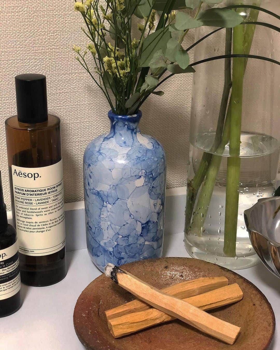 のインスタグラム：「good night🌝 . . #lunasundara  #palosanto  #パロサント」
