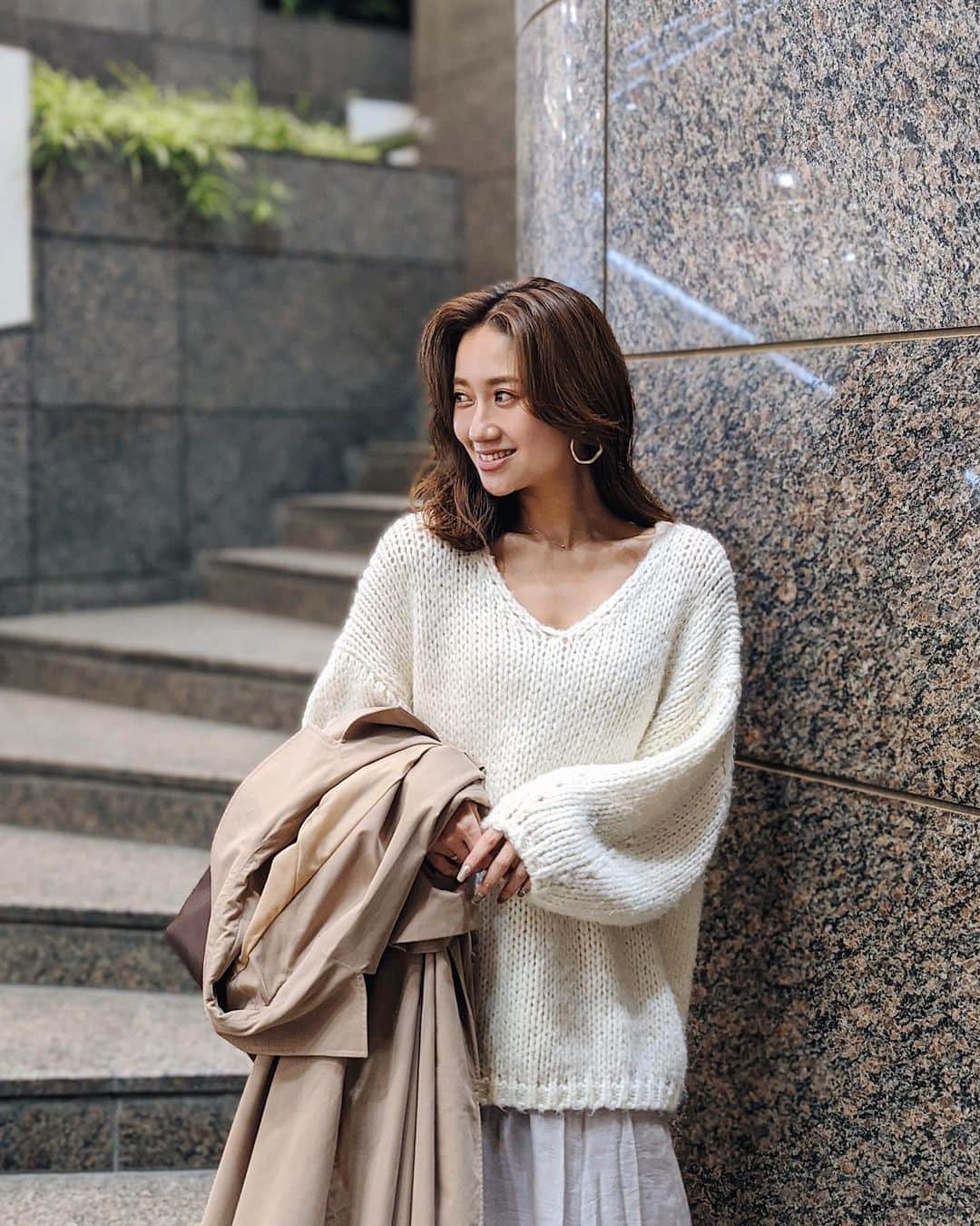 のインスタグラム：「今日の出勤コーデ🤤 早速お持ち帰りしました🥺 ㅤㅤㅤㅤㅤㅤㅤㅤㅤㅤㅤㅤㅤ ㅤㅤㅤㅤㅤㅤㅤㅤㅤㅤㅤㅤㅤ しっかりtopsは2色買い✌️🤤 ㅤㅤㅤㅤㅤㅤㅤㅤㅤㅤㅤㅤㅤ ㅤㅤㅤㅤㅤㅤㅤㅤㅤㅤㅤㅤㅤ これは完全なるモテニットではないでしょうか、、🤤 ㅤㅤㅤㅤㅤㅤㅤㅤㅤㅤㅤㅤㅤ ㅤㅤㅤㅤㅤㅤㅤㅤㅤㅤㅤㅤㅤ 明日はもっと寒いのでしっかり暖かい格好して下さいね🥺？ ㅤㅤㅤㅤㅤㅤㅤㅤㅤㅤㅤㅤㅤ ㅤㅤㅤㅤㅤㅤㅤㅤㅤㅤㅤㅤㅤ #ootd #fashion #rienda」